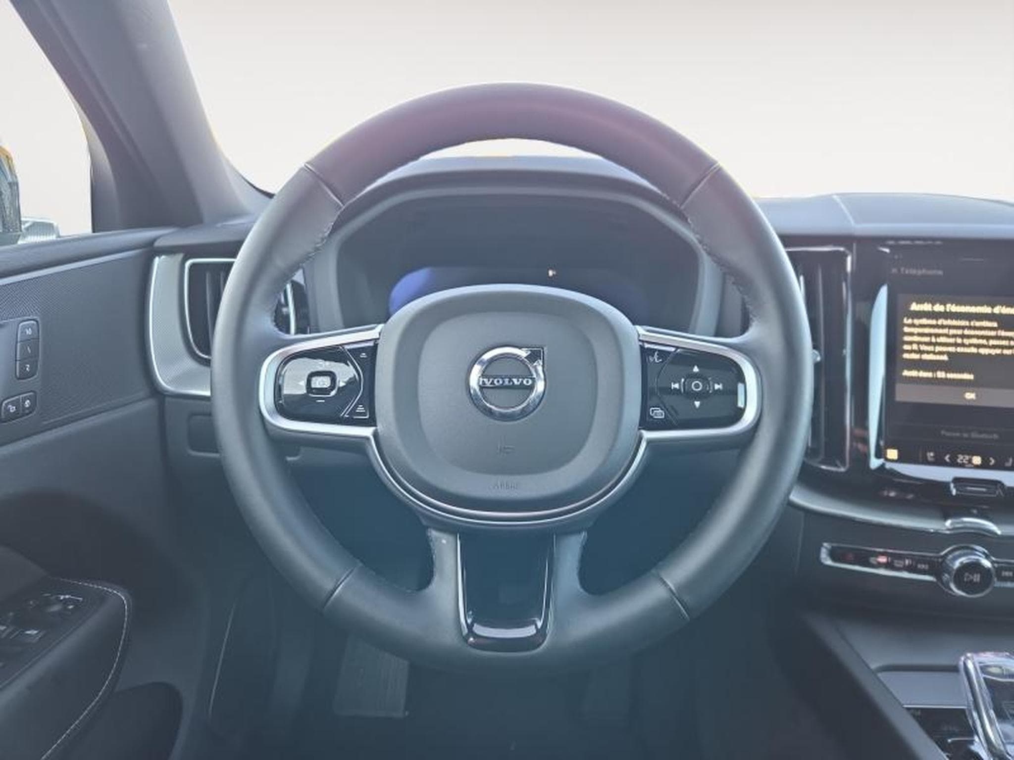 Volvo XC60 B5 Black Edition Plus / Essence (2025) - Photo 12