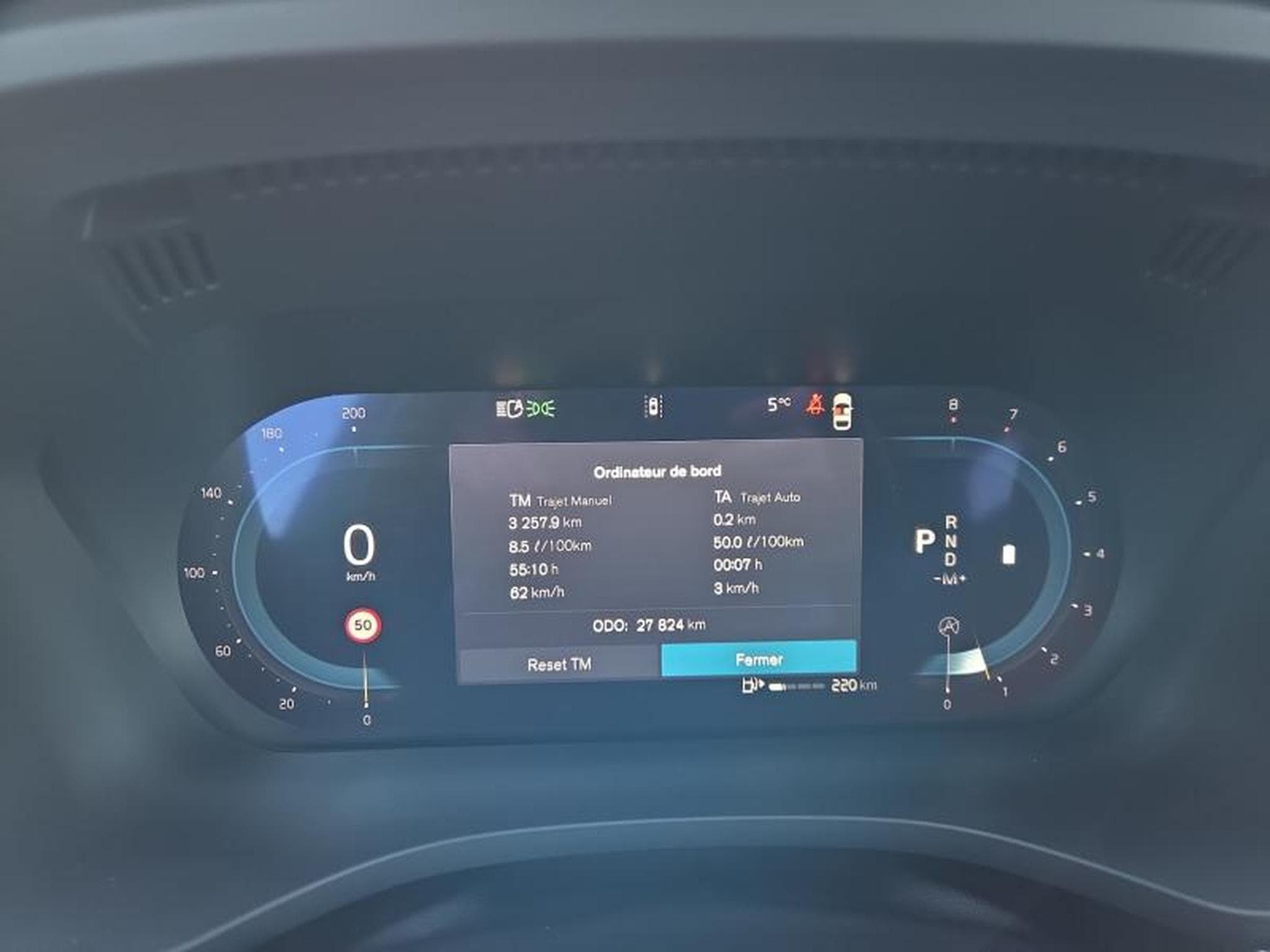 Volvo XC60 B5 Black Edition Plus / Essence (2025) - Photo 18