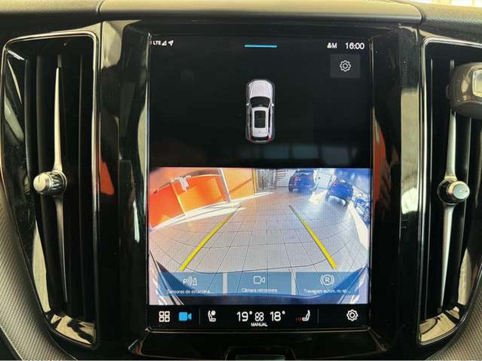 Volvo XC60 XC60 B4 D AWD RDesign-JUSQUA 48 MOIS DE GARANTIE (2023) - Photo 17