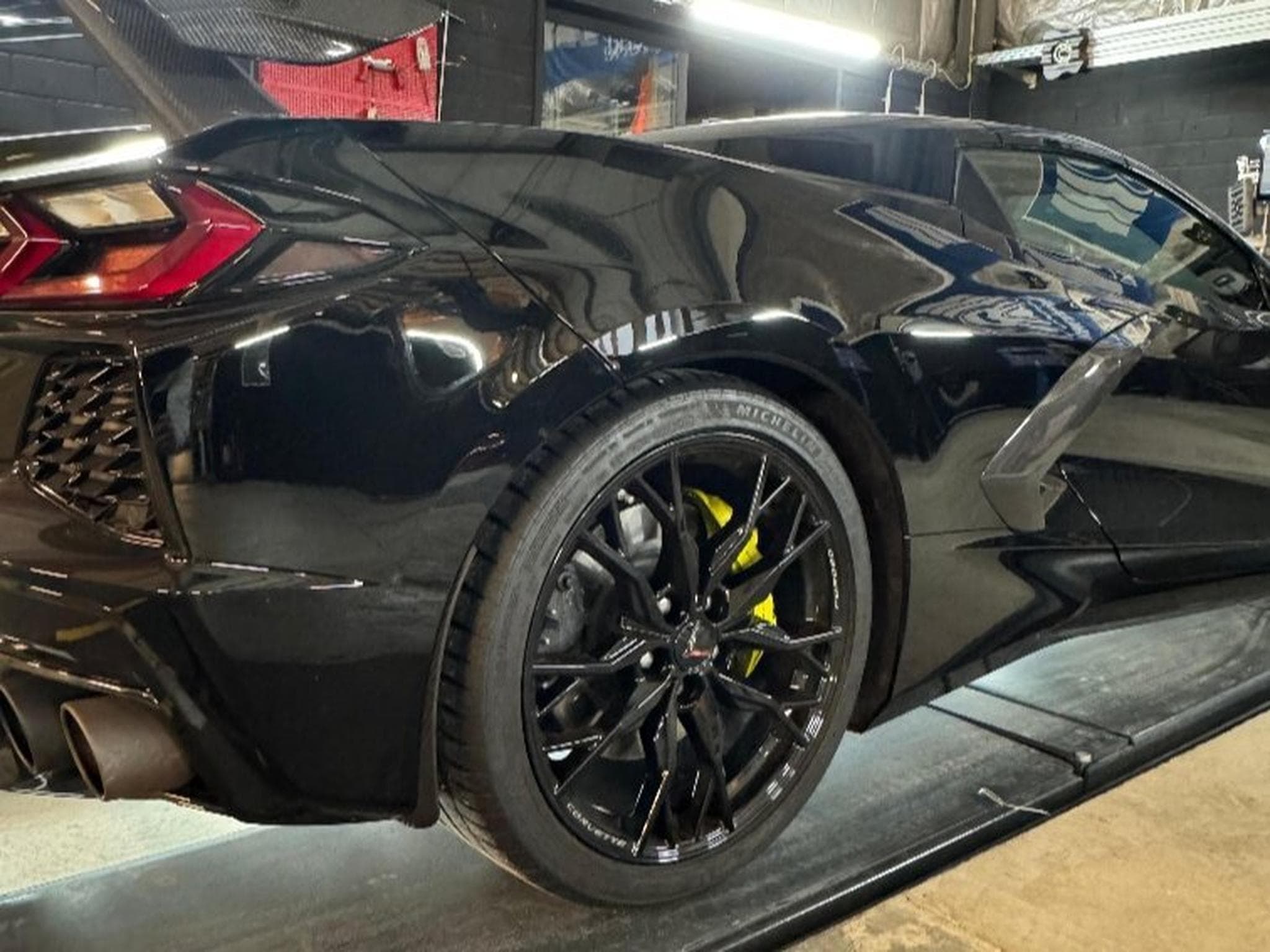 Chevrolet Corvette C8 Stingray (2024) - Photo 9