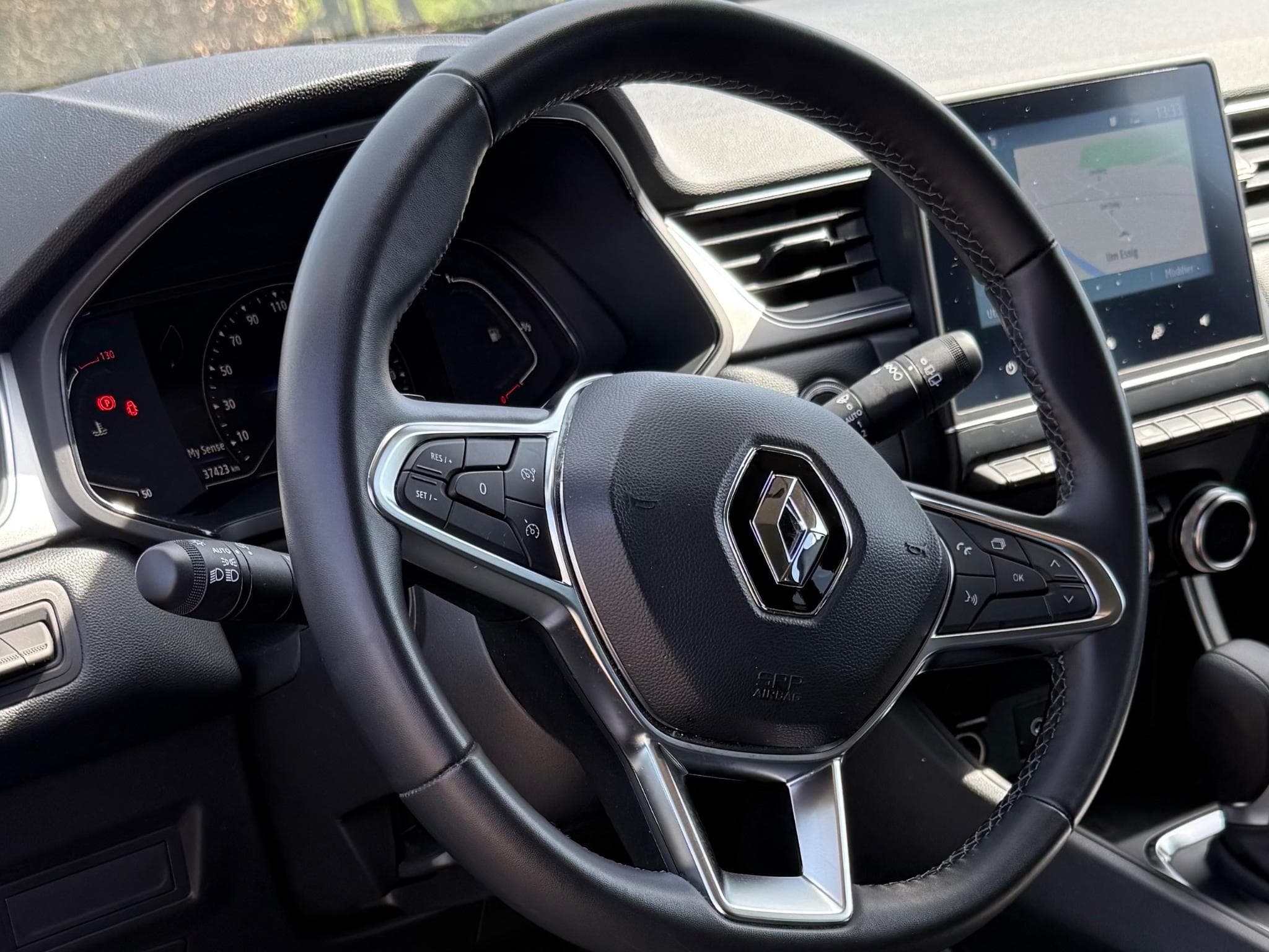 Renault Captur Techno mild hybrid 140 EDC (2024) - Photo 10