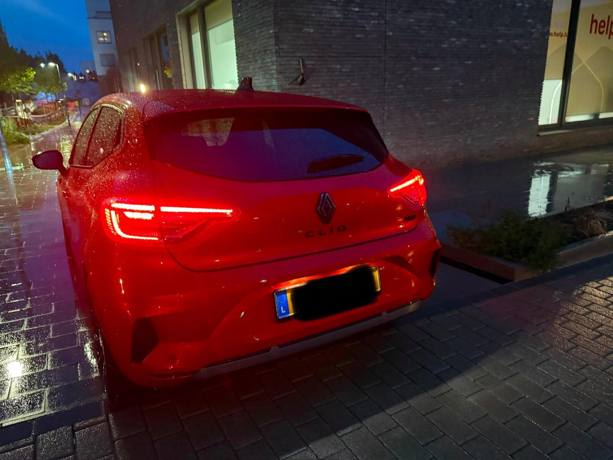 Renault Clio E-TECH Esprit Alpine (2024) - Foto 3