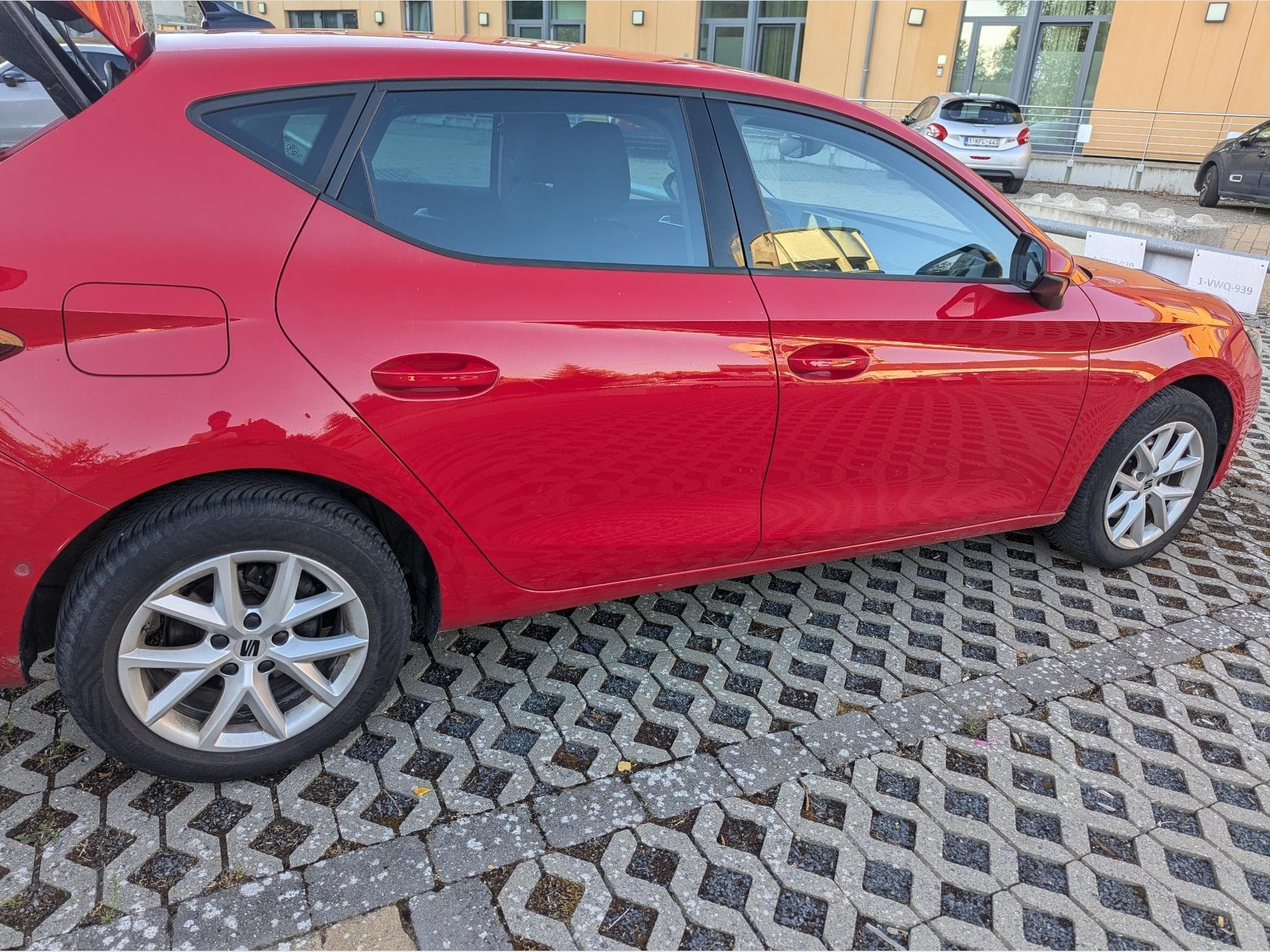 Seat Leon 5D Move! 1.5 eTSI 150ch (110kW) DSG 7v M (2023) - Photo 3
