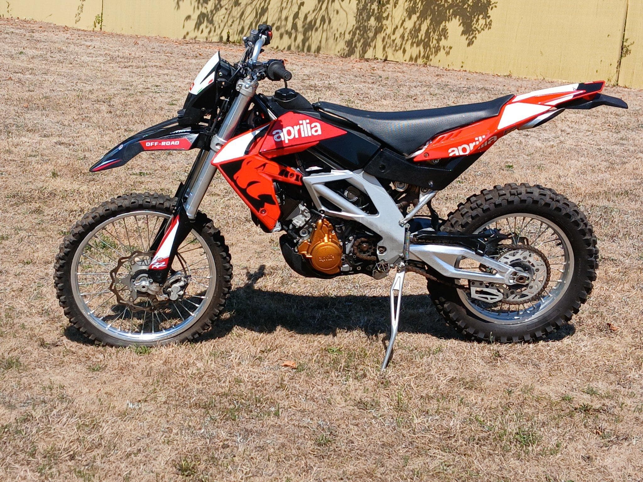 Aprilia RXV 450 r enduro (2006) - Photo 3
