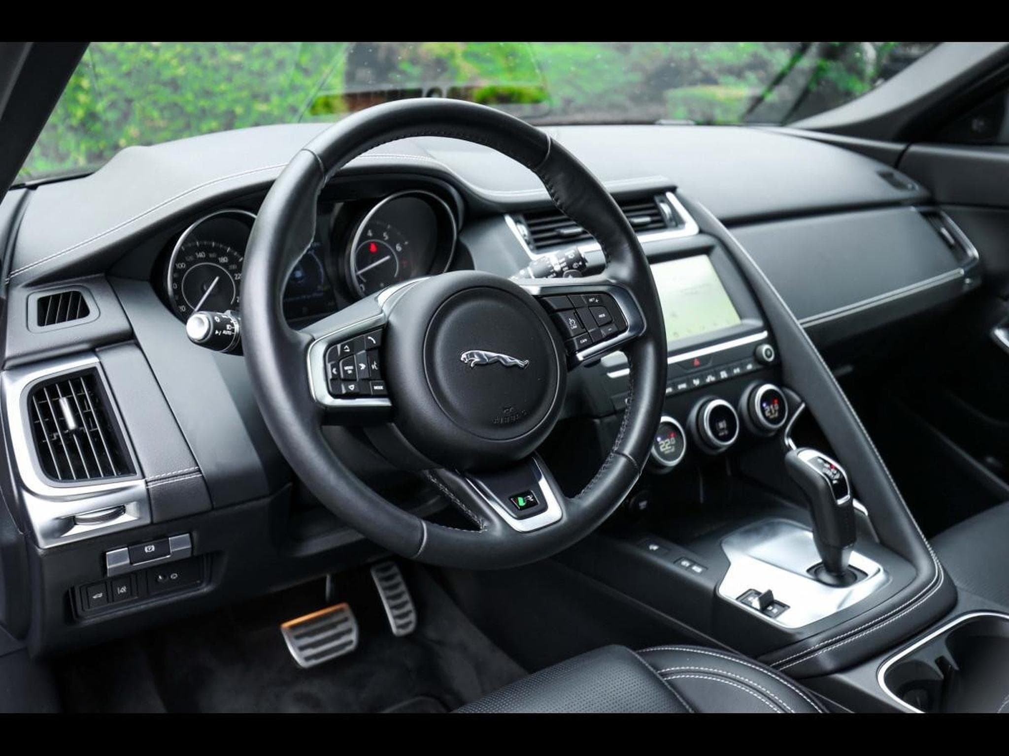 Jaguar E-Pace S - Line / R - Dynamic (2020) - Foto 3