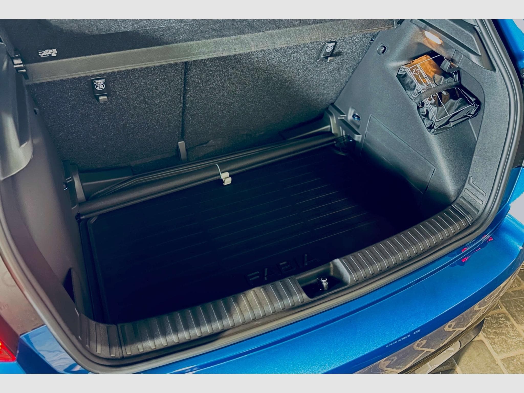 Skoda Fabia FABIA MONTE CARLO TSI DSG (2026) - Photo 15