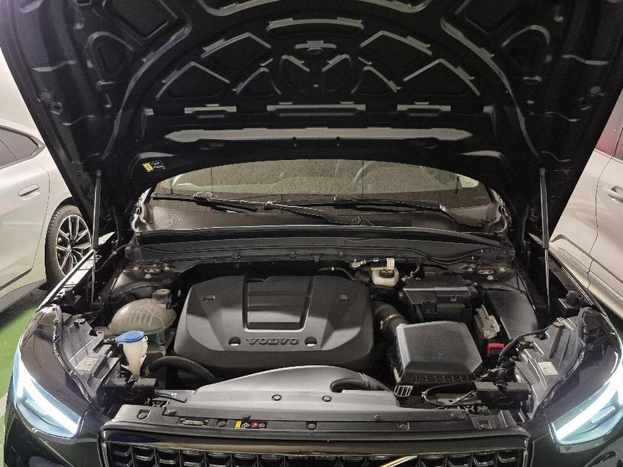 Volvo XC40 T2 automatic Essence Plus Dark (2022) - Photo 15