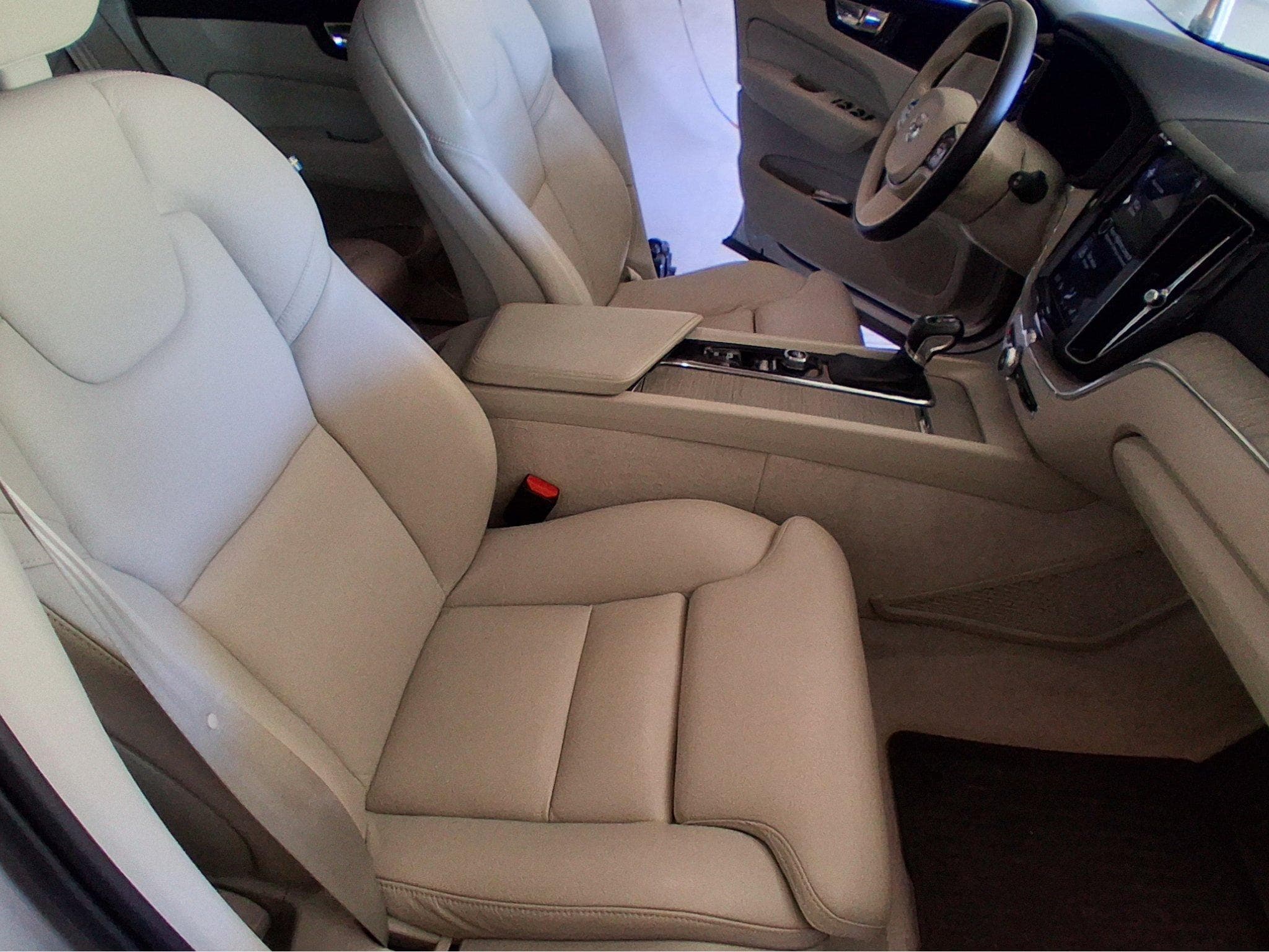 Volvo XC60 Inscription 4WD Geartronic 8 vitessed (2018) - Photo 3