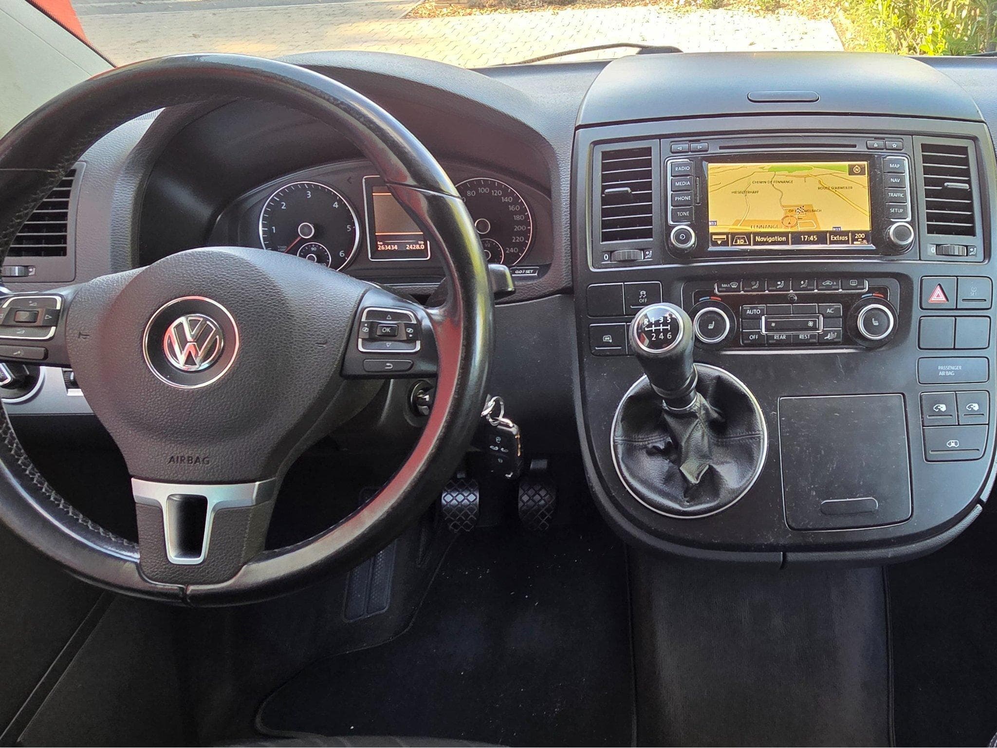VW Multivan T5.2 - Highline (2010) - Foto 11