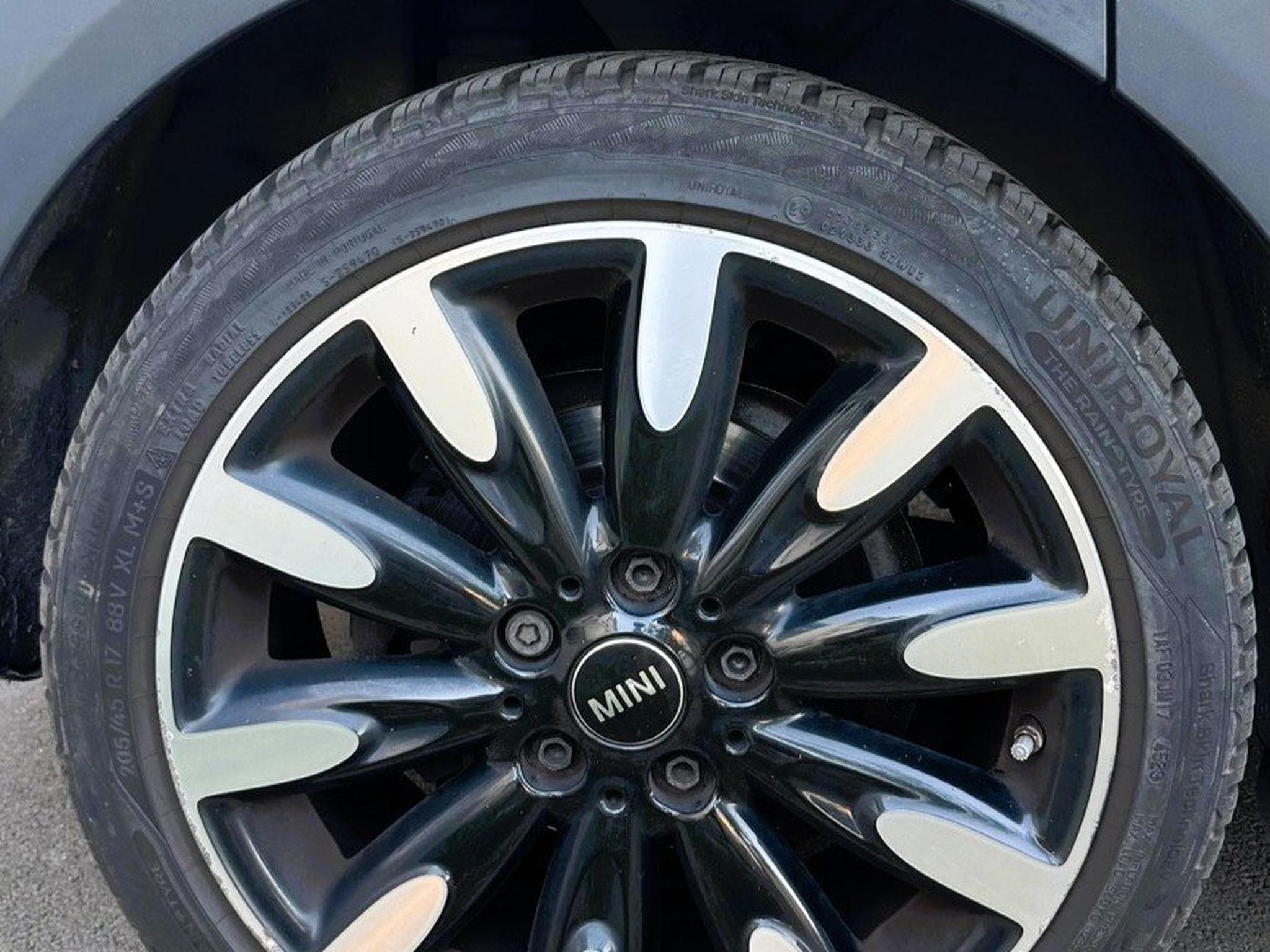 Mini Cooper 1.5 136 ch BVA7 - Toit pano (2020) - Photo 10