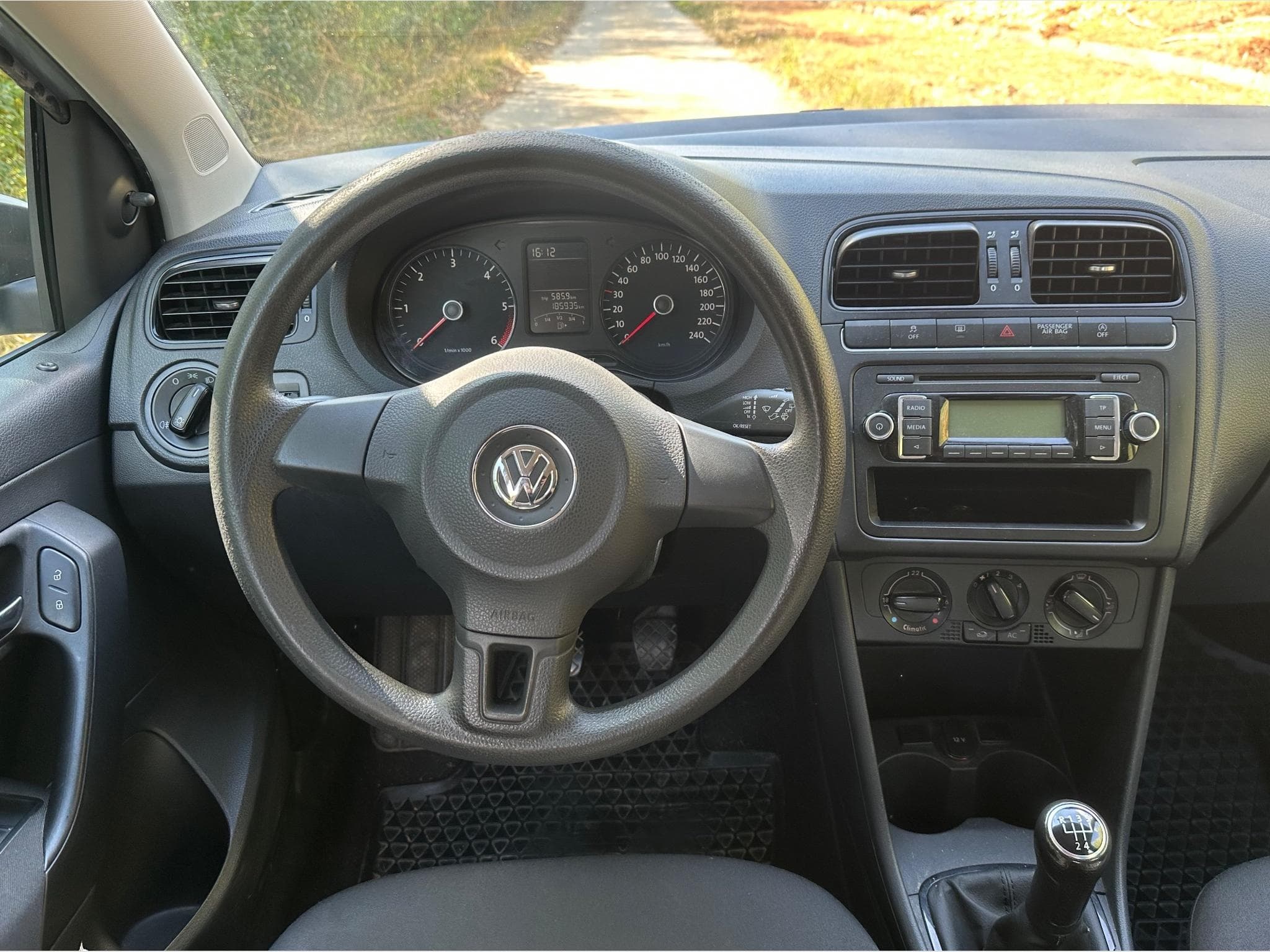 VW Polo 1.6 TDI (2010) - Photo 3