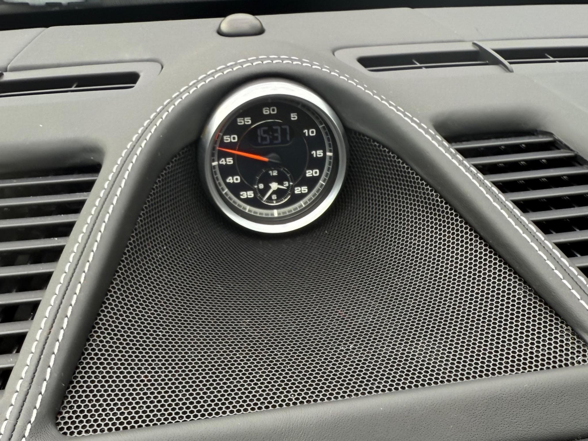 Porsche Panamera GTS (2016) - Photo 10