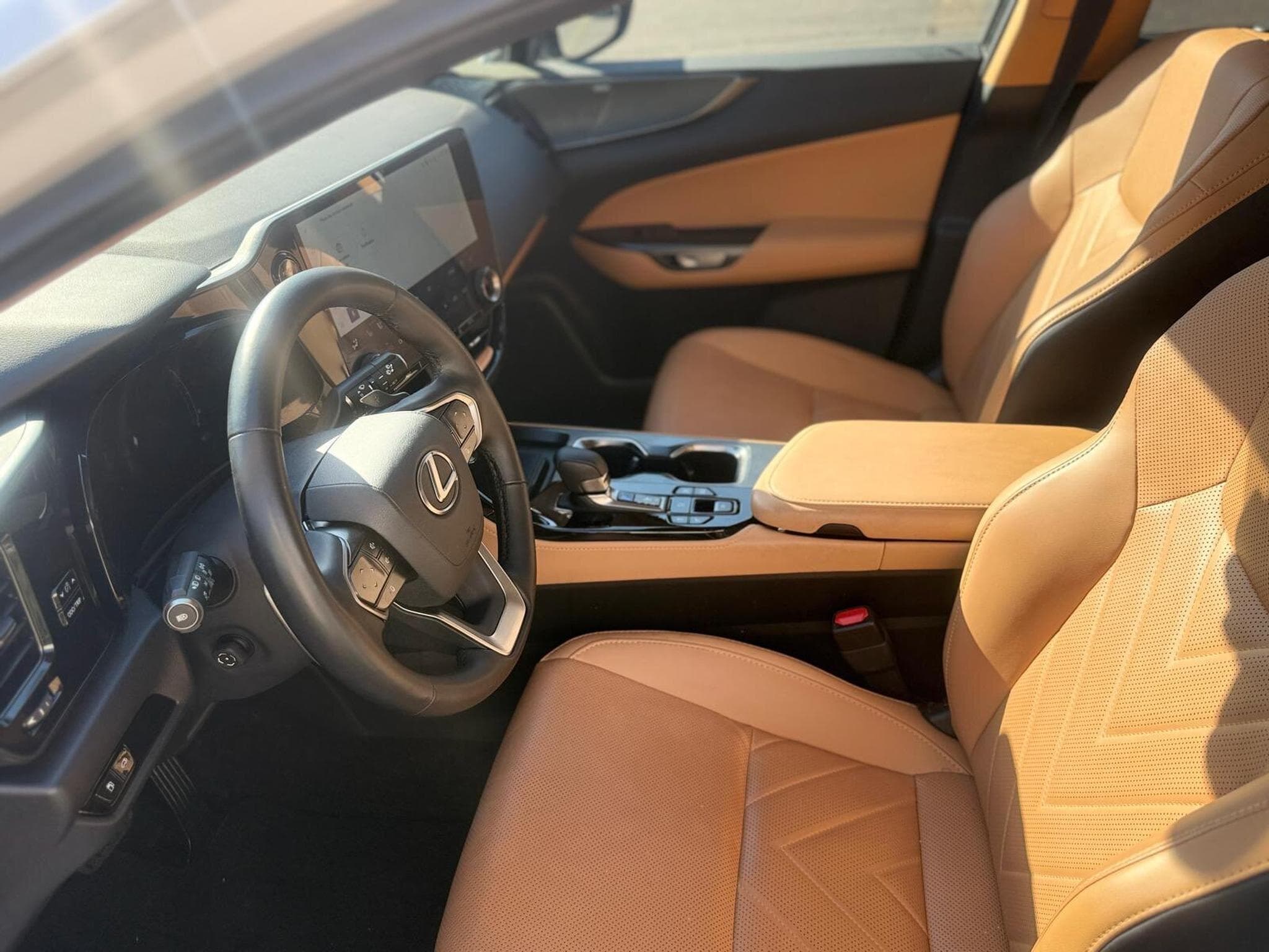 Lexus NX NX 450H+ PHEV 4WD Executive (2026) - Photo 5