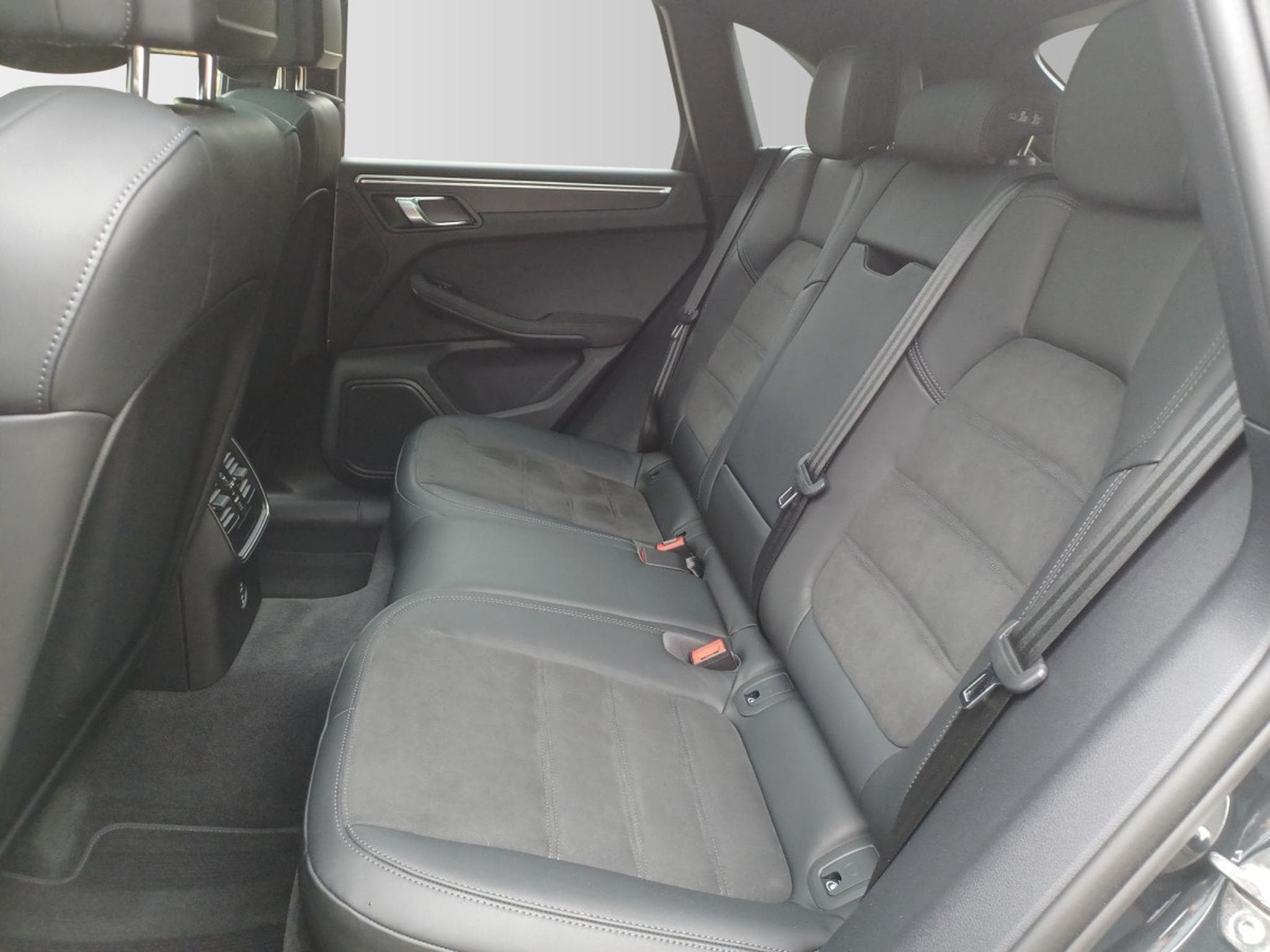 Porsche Macan GTS (2023) - Photo 13