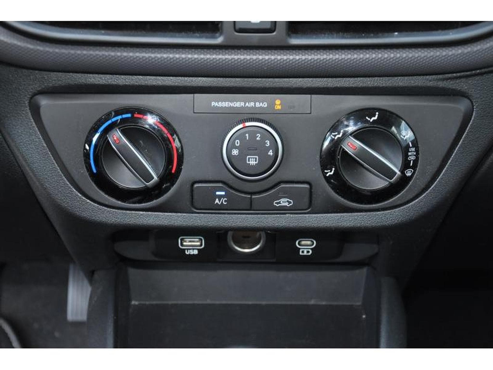 Hyundai i10 TWIST 63 MT5 (2025) - Photo 20