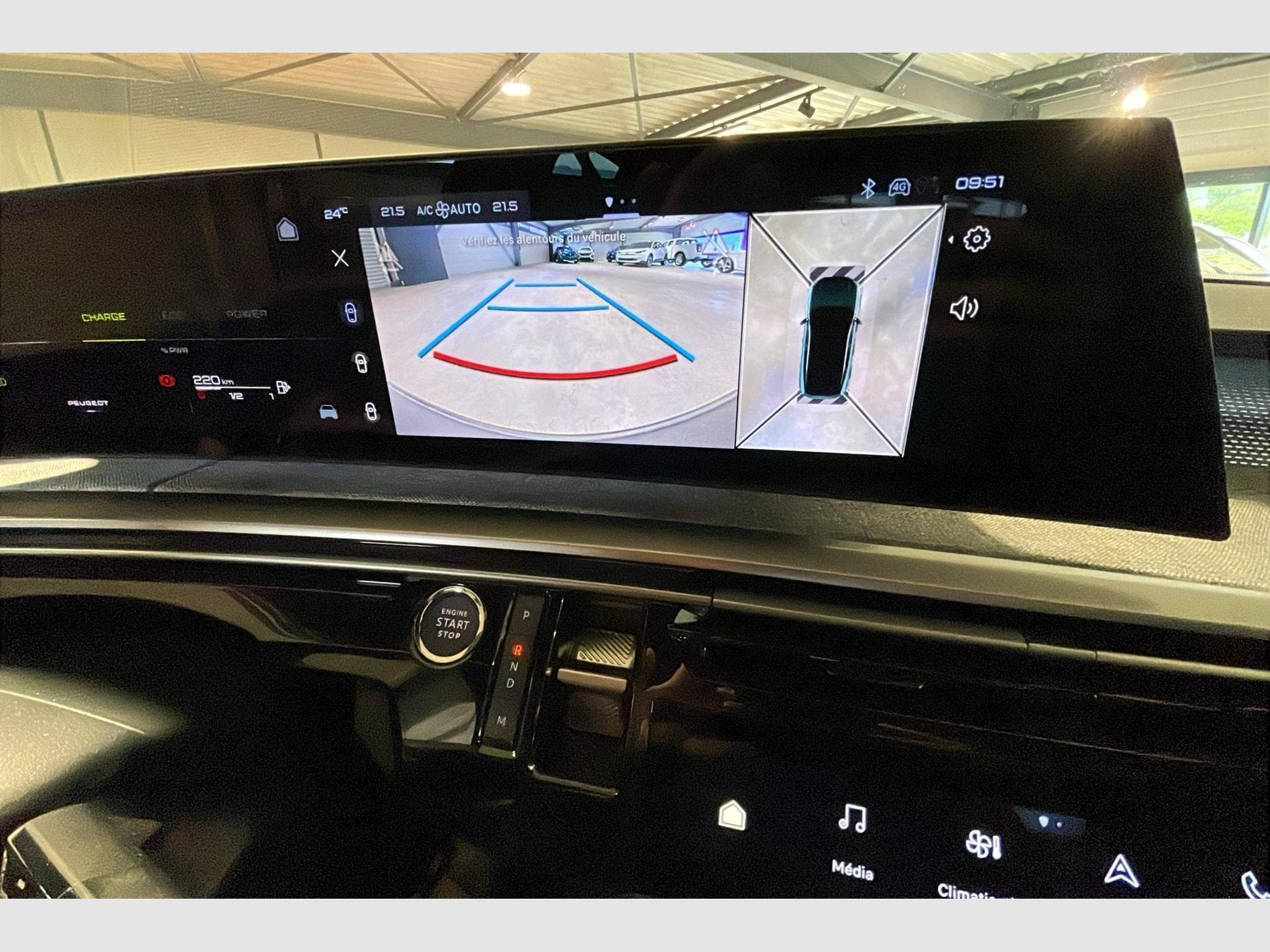 Peugeot 3008 Hybrid 145 e-DCS6 GT (2025) - Foto 14