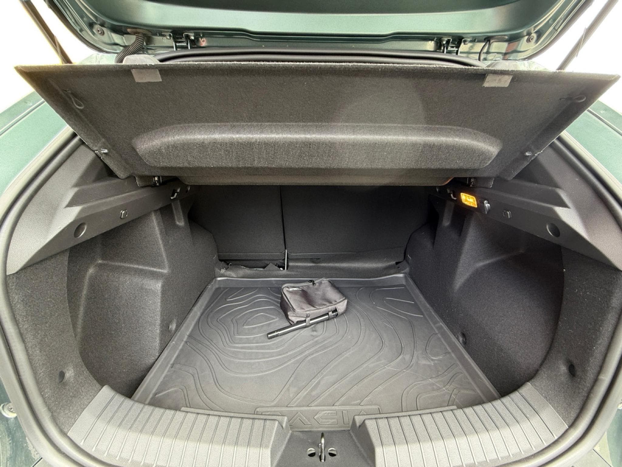 Dacia Duster 1.6 Hybrid Journey (2025) - Photo 13