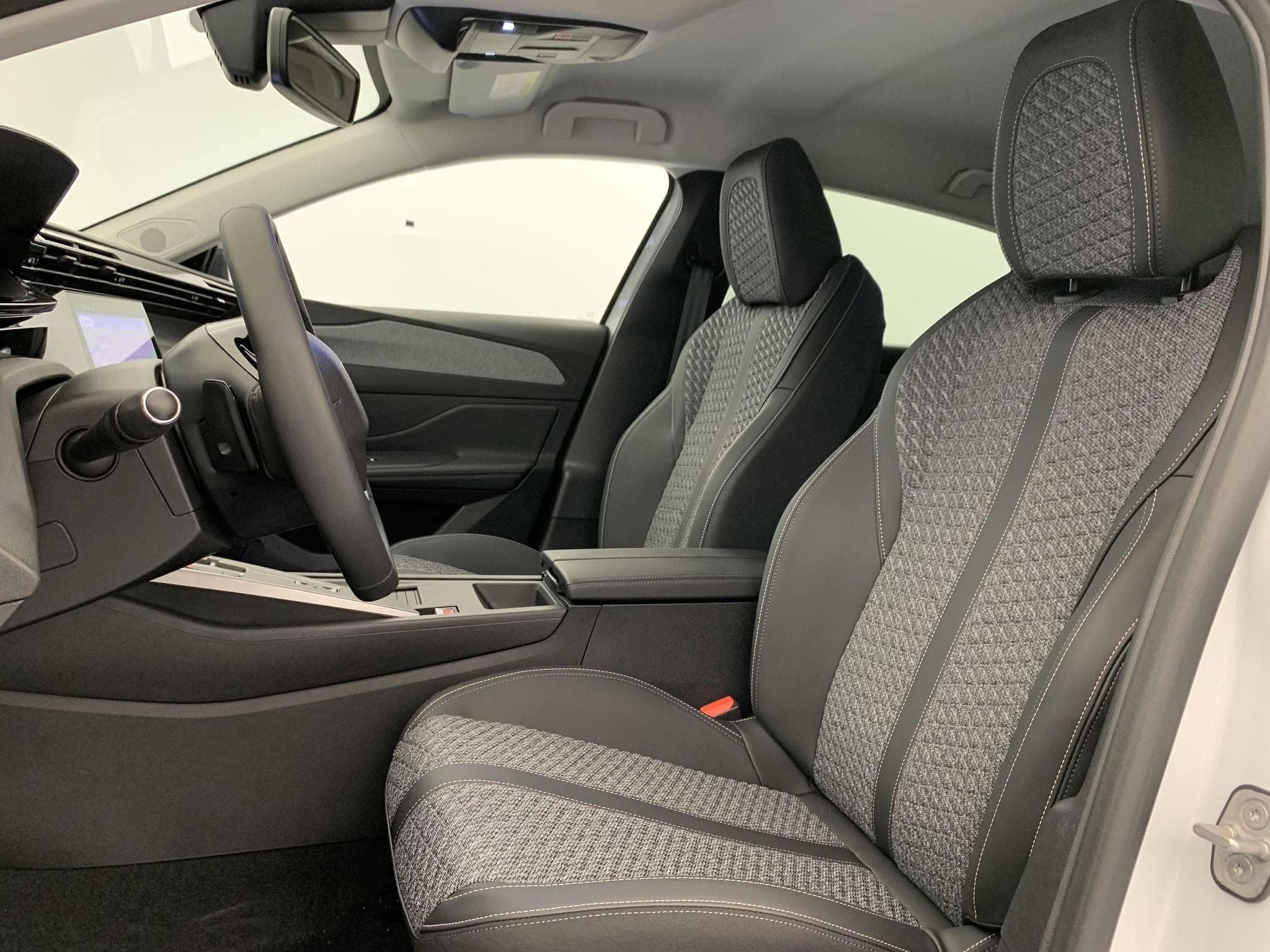 Peugeot 308 BLUEHDI 130CH S&S EAT8 ALLURE (2026) - Foto 20