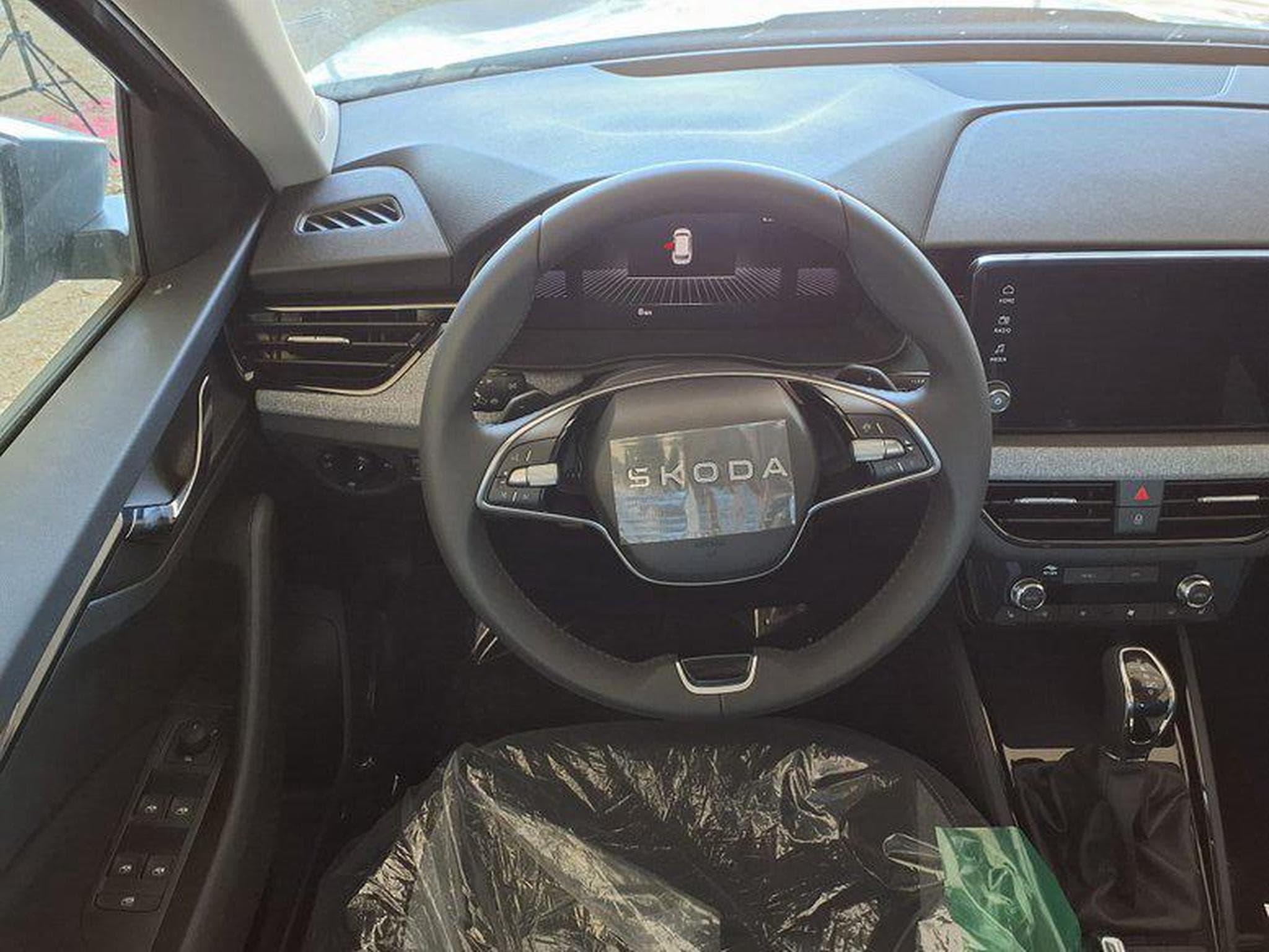 Skoda Kamiq Selection 1.5 TSI 7-Gang-DSG (2026) - Photo 8