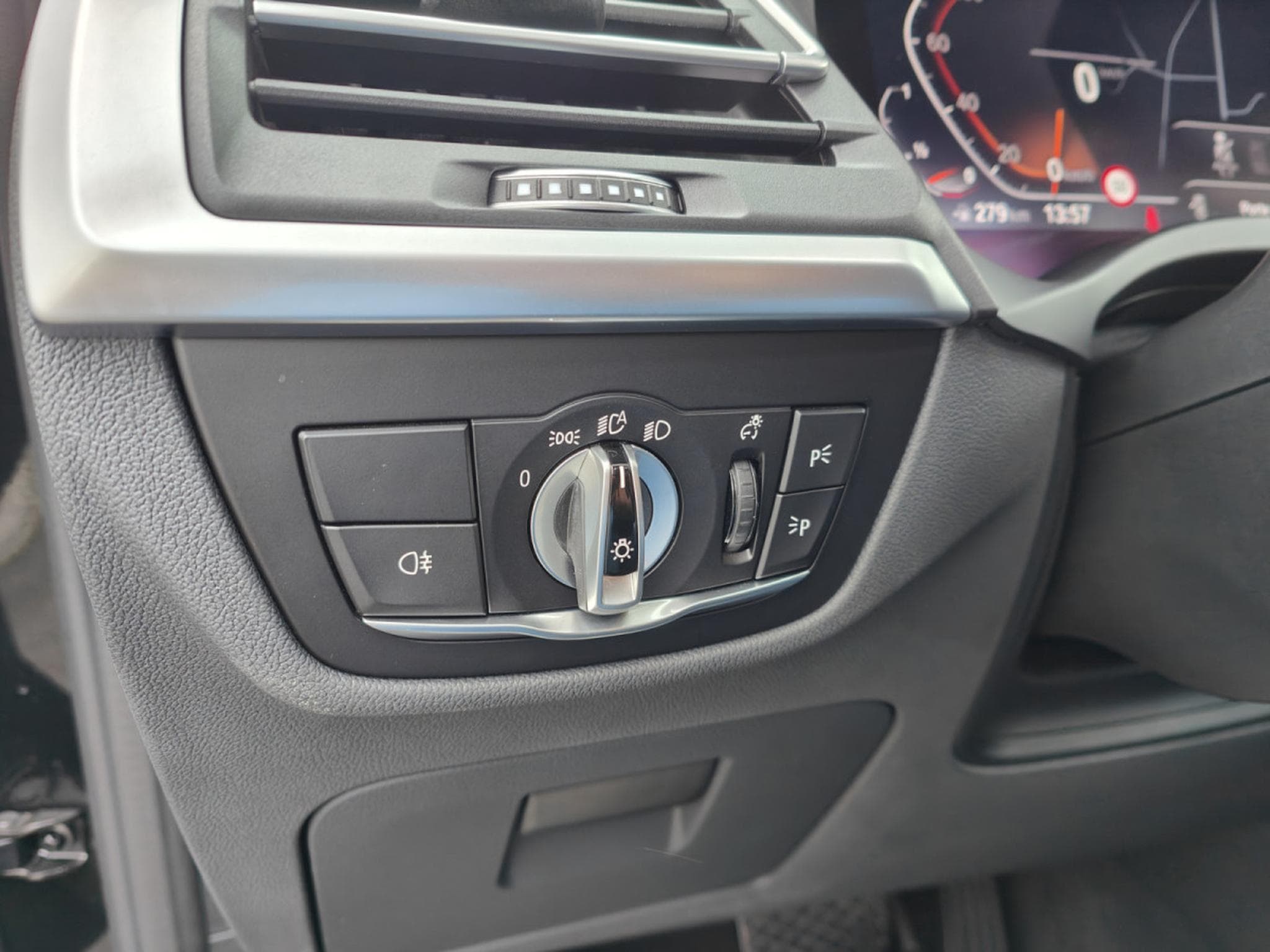 BMW X3 X3 SDRIVE18D CARPLAY GPS TOIT OUVRANT CAMERA 360 (2022) - Photo 26