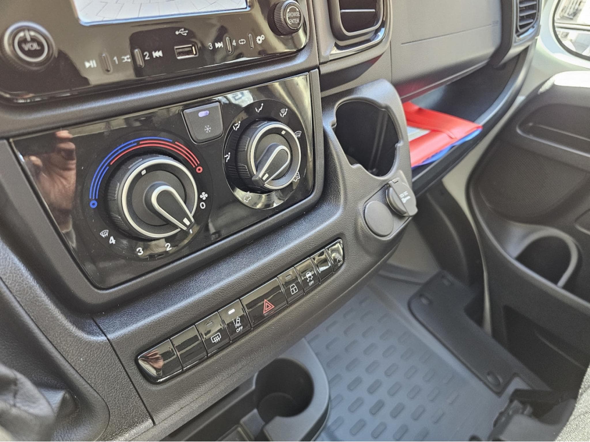 Fiat Ducato 2.2 Mjet 140 Double Cabine L4 Tribenne (2026) - Foto 12