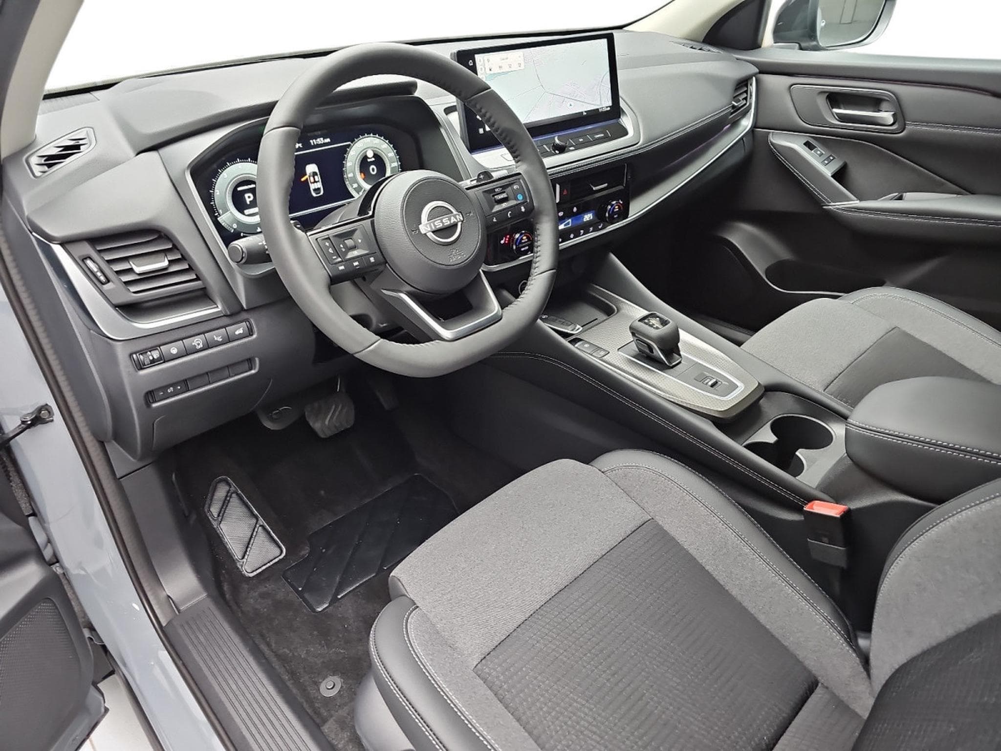Nissan Qashqai 1.3 DIG-T MHEV 158 X-tronic N-Connecta (2026) - Photo 17