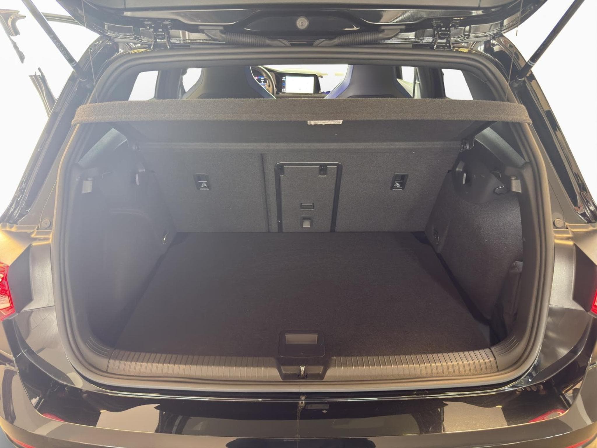 VW Golf PERFORMANCE (2024) - Photo 17