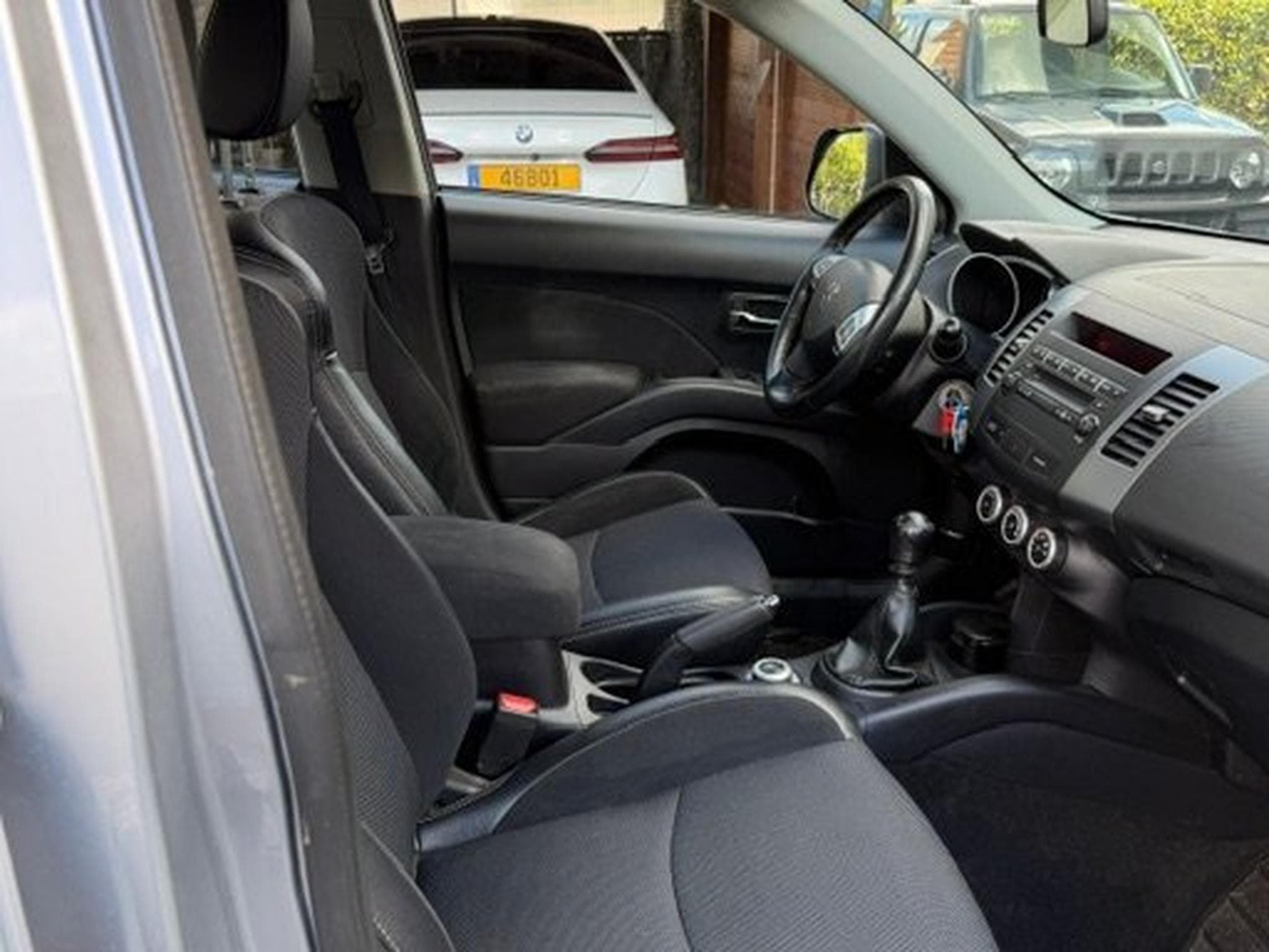 Peugeot 4007 (2009) - Photo 8