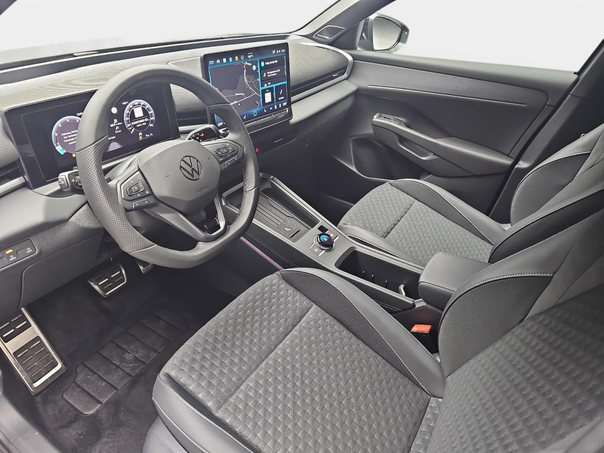 VW T-Roc 1.5 eTSi 150 DSG R-Line (2026) - Photo 17