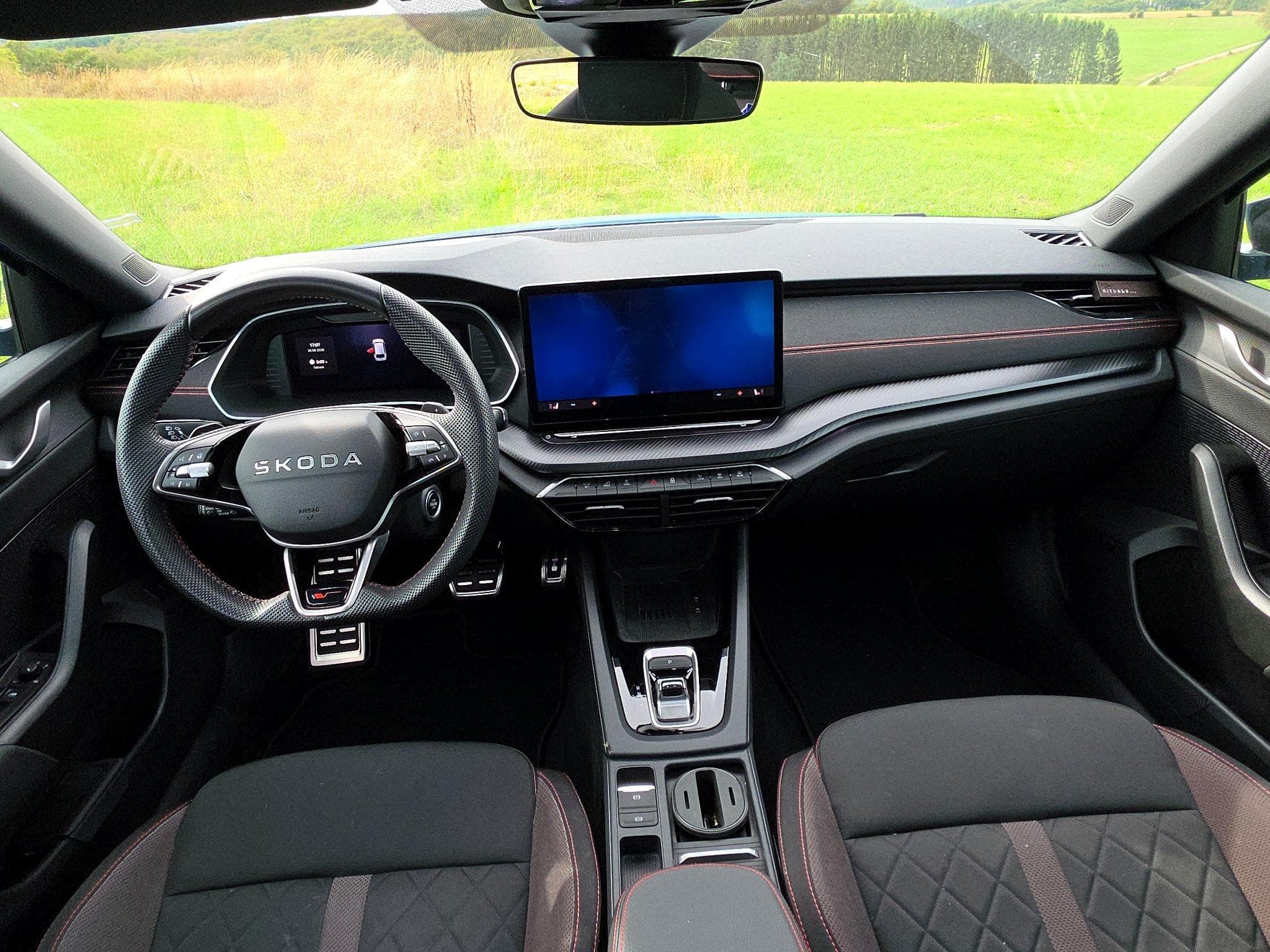 Skoda Octavia RS (2025) - Photo 10