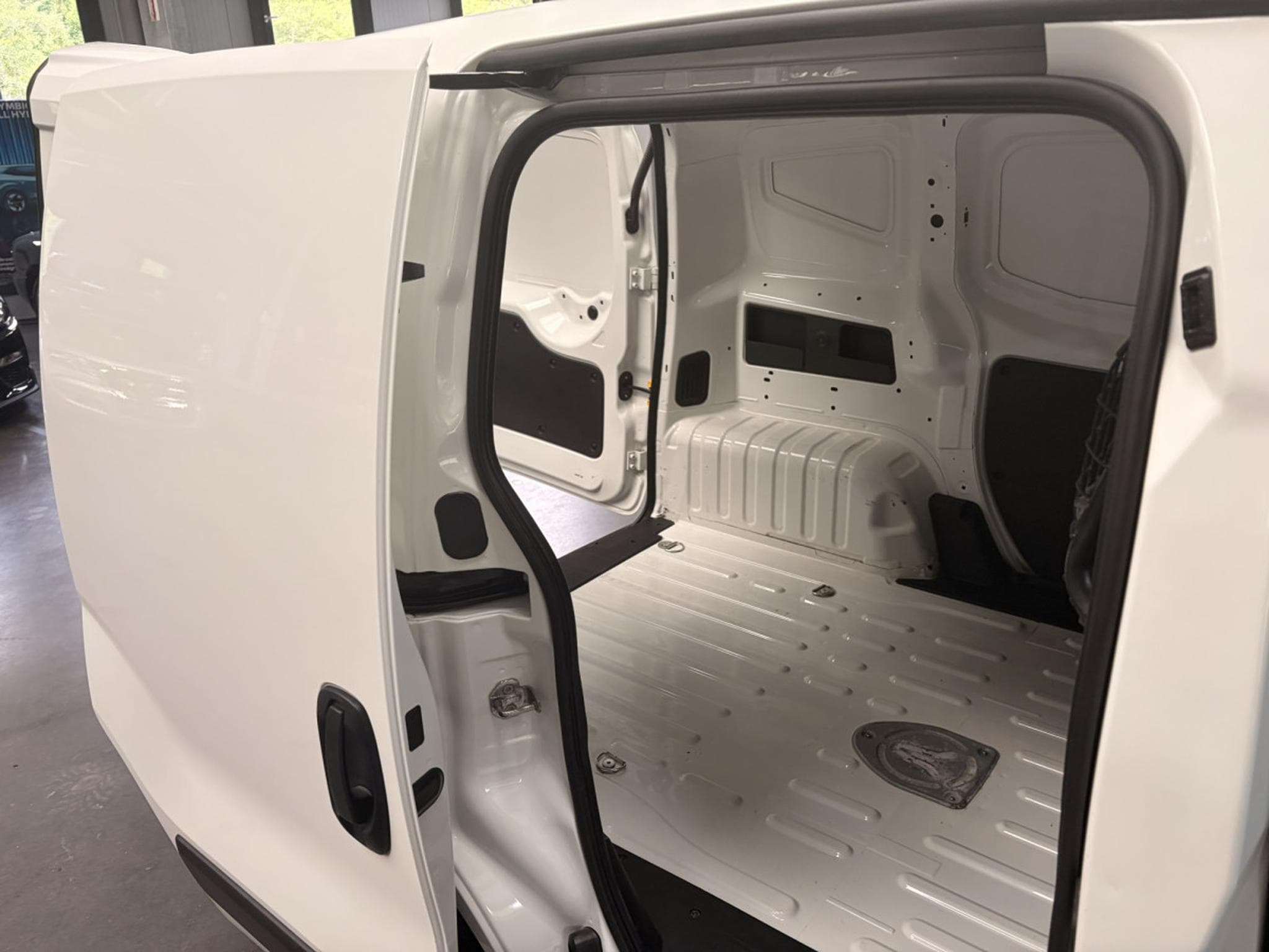 Fiat Fiorino 1.2 Diesel 80HP (2022) - Foto 12