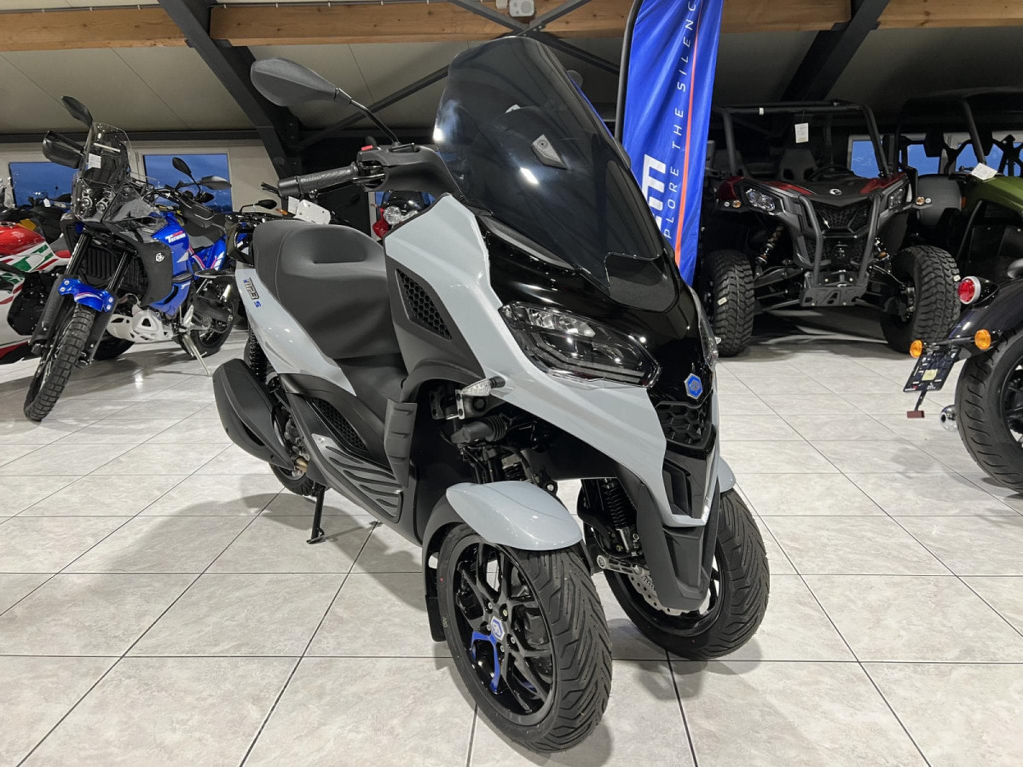 Piaggio MP3 310 (2026) - Photo 7