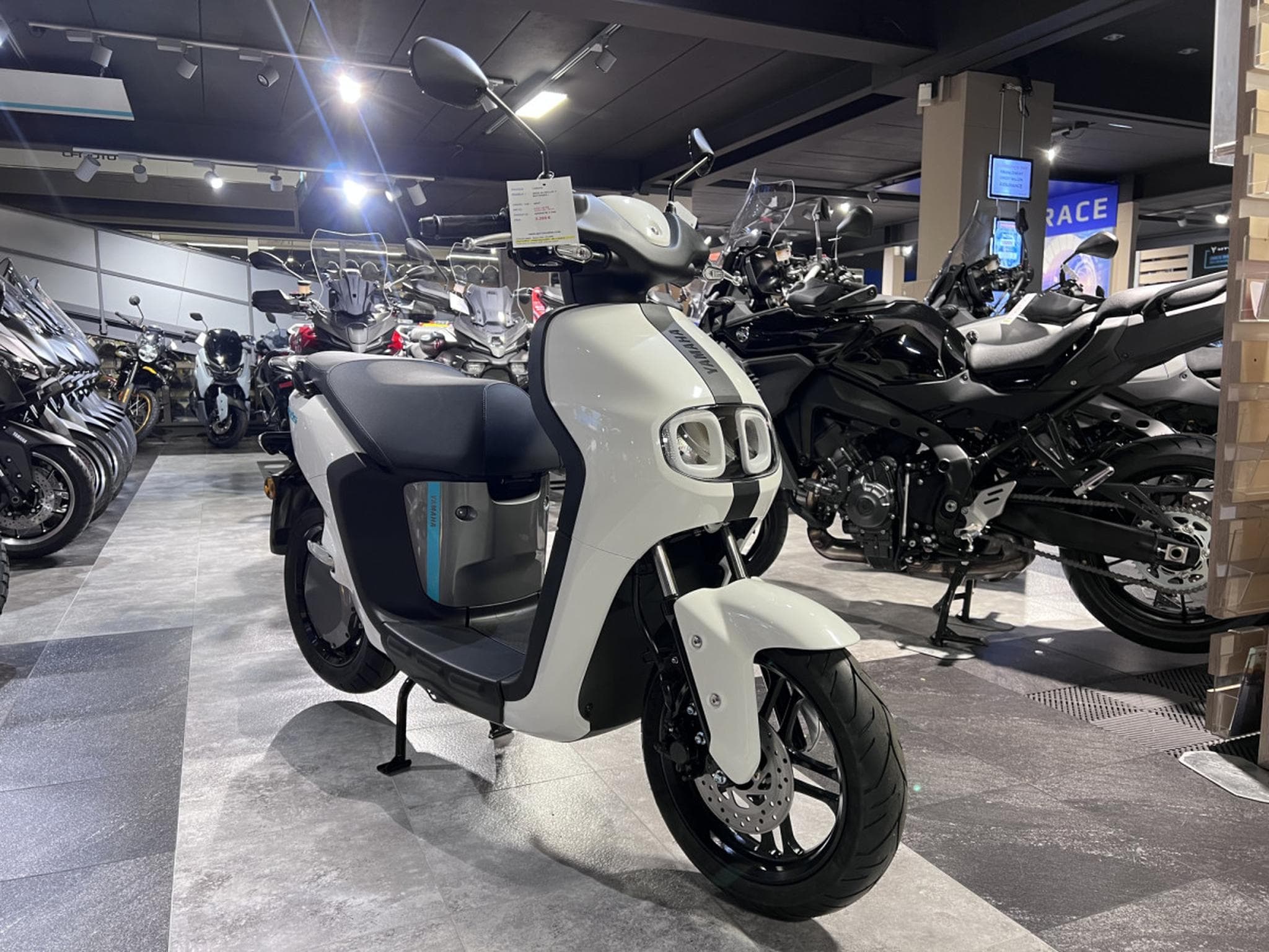 Yamaha Neos (Inclue 2 batteries ) (2026) - Photo 7