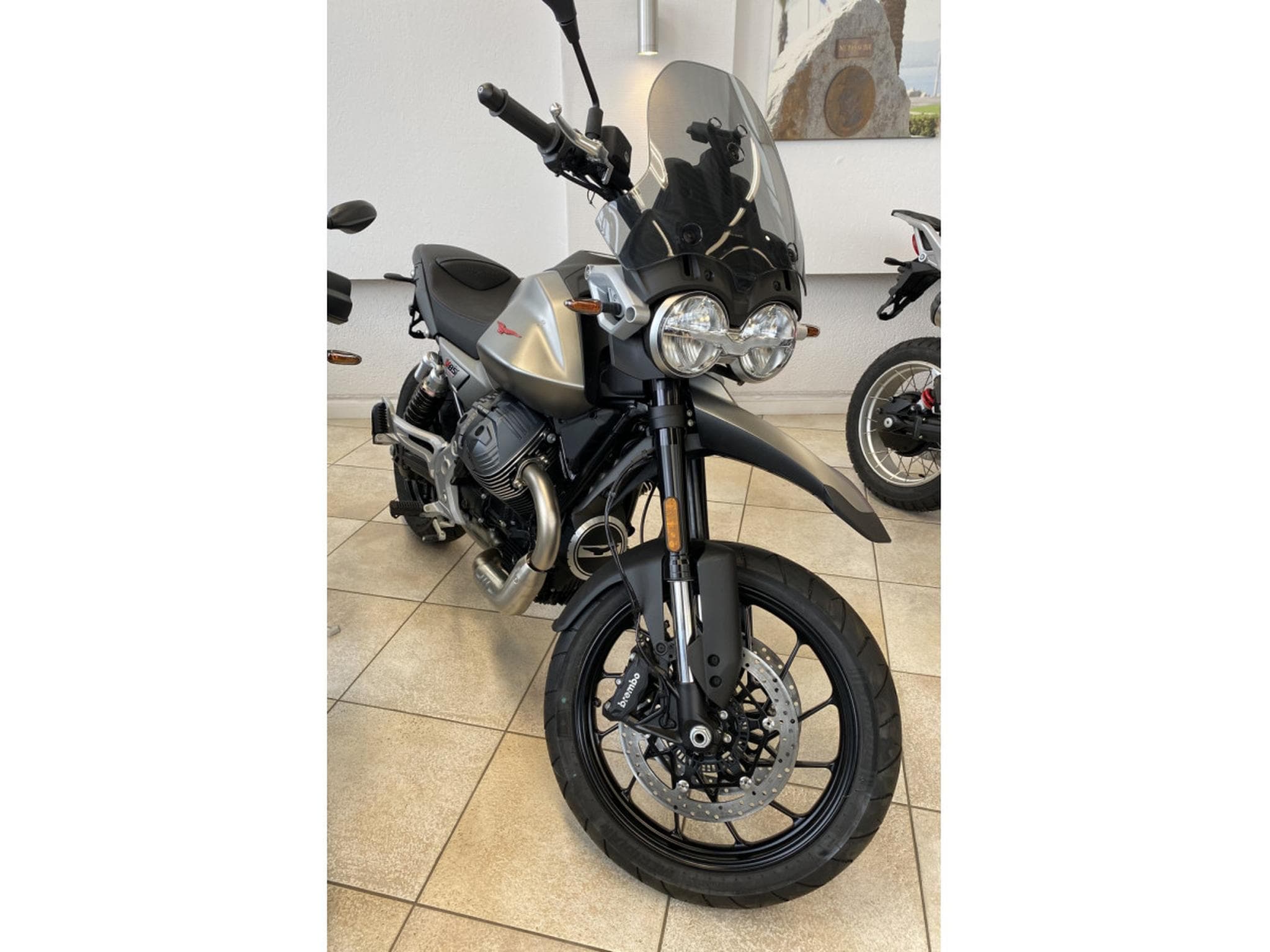 Moto Guzzi V85 Strada (2026) - Photo 5