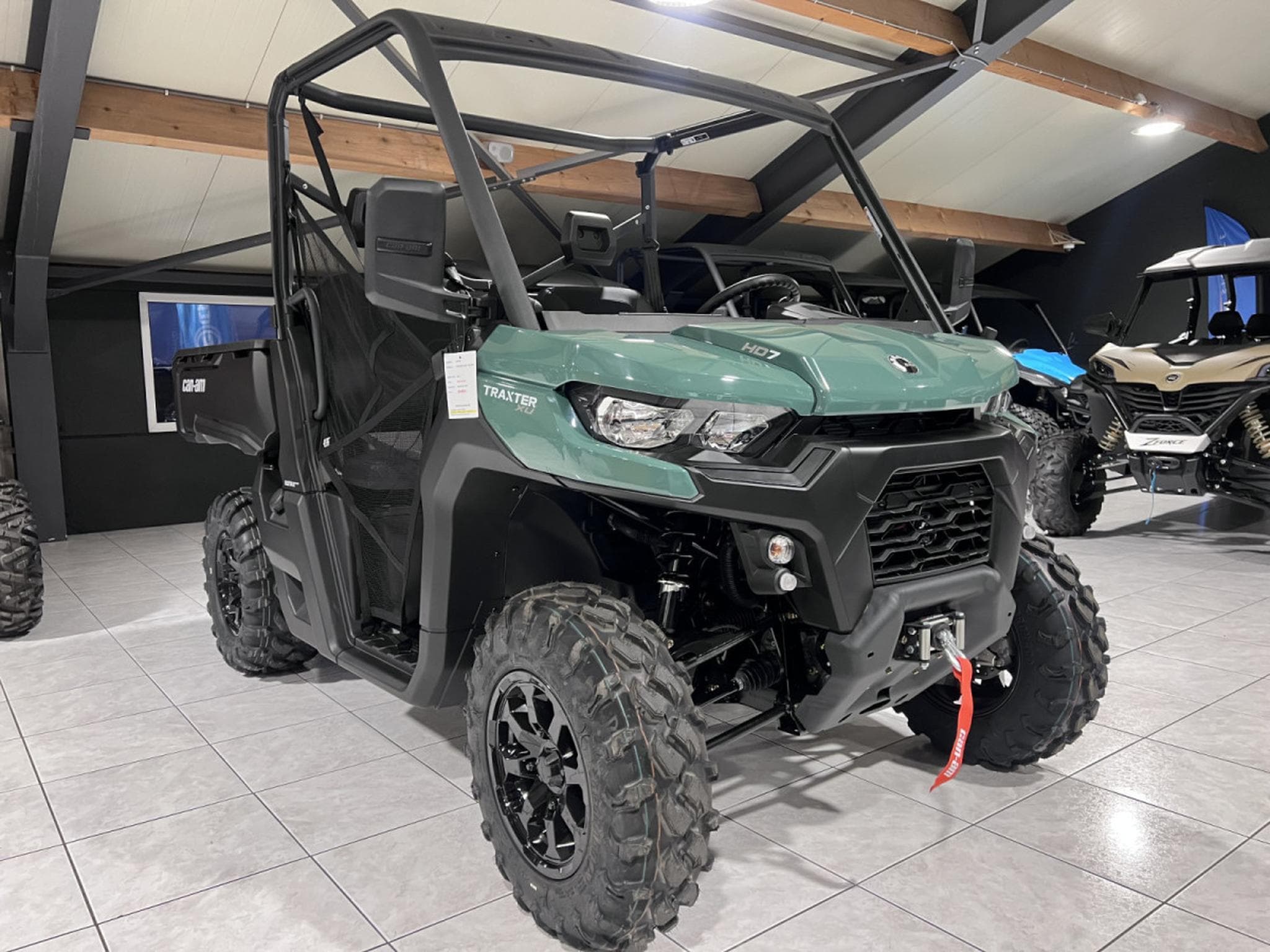 BRP Can-Am Traxter XU 62 HD7 VT TR 25 DPS 60 km/h (2026) - Photo 9