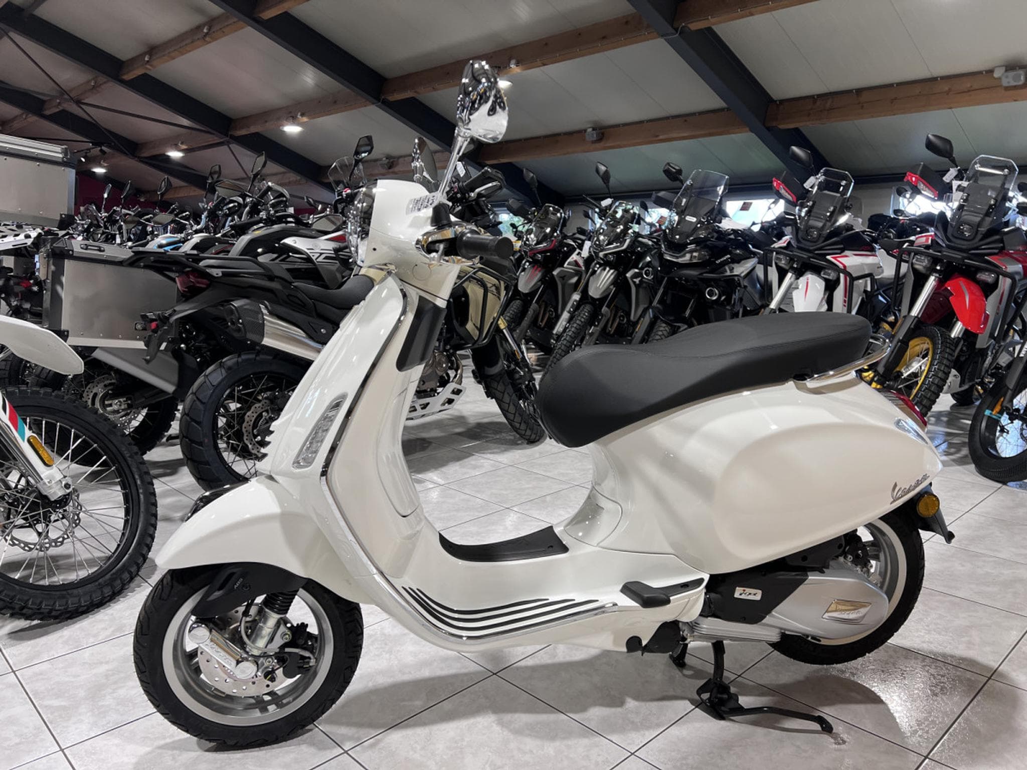 Vespa Primavera BLANC (2026) - Photo 4