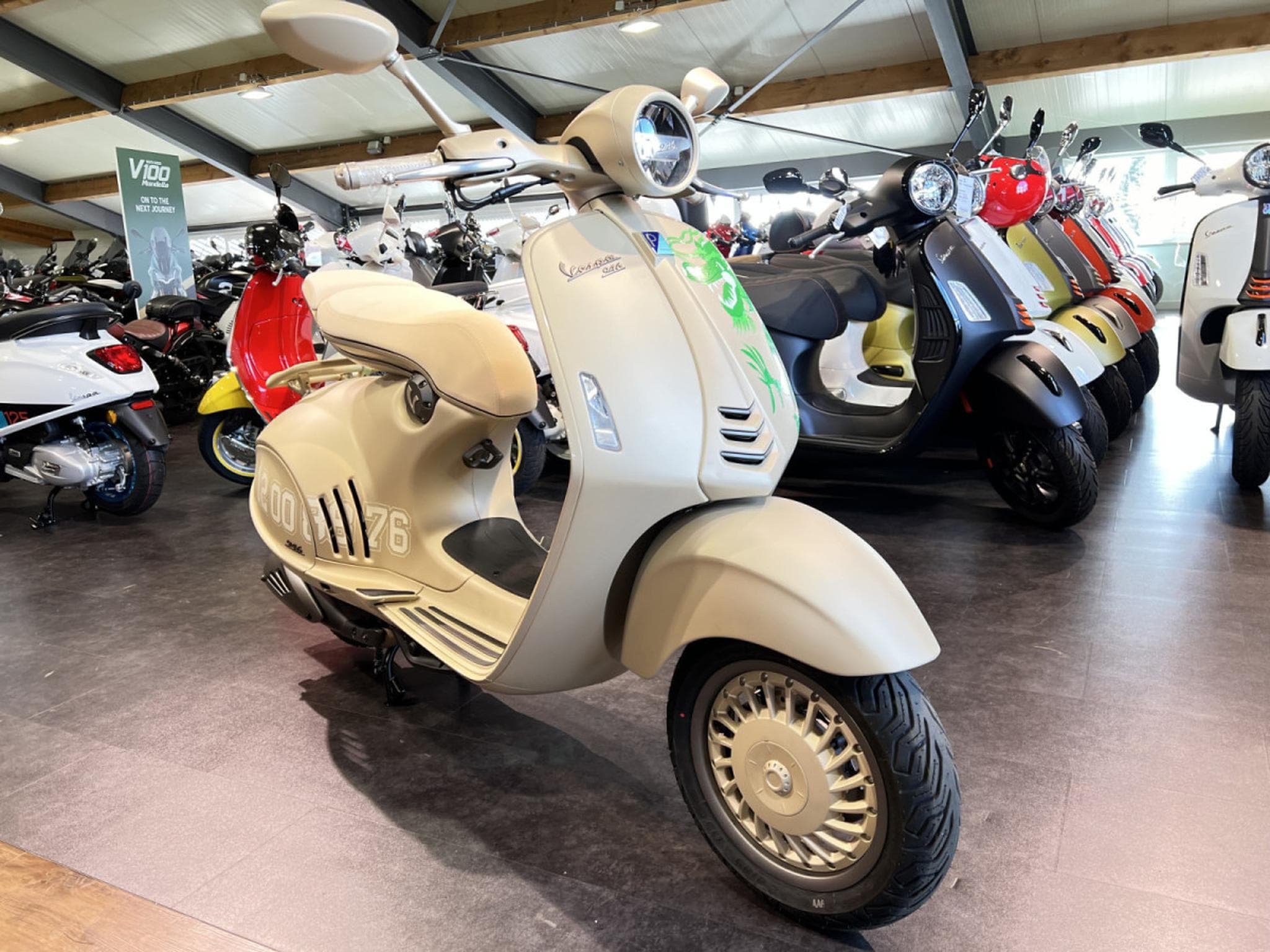 Vespa 946 DRAGON (2026) - Photo 8