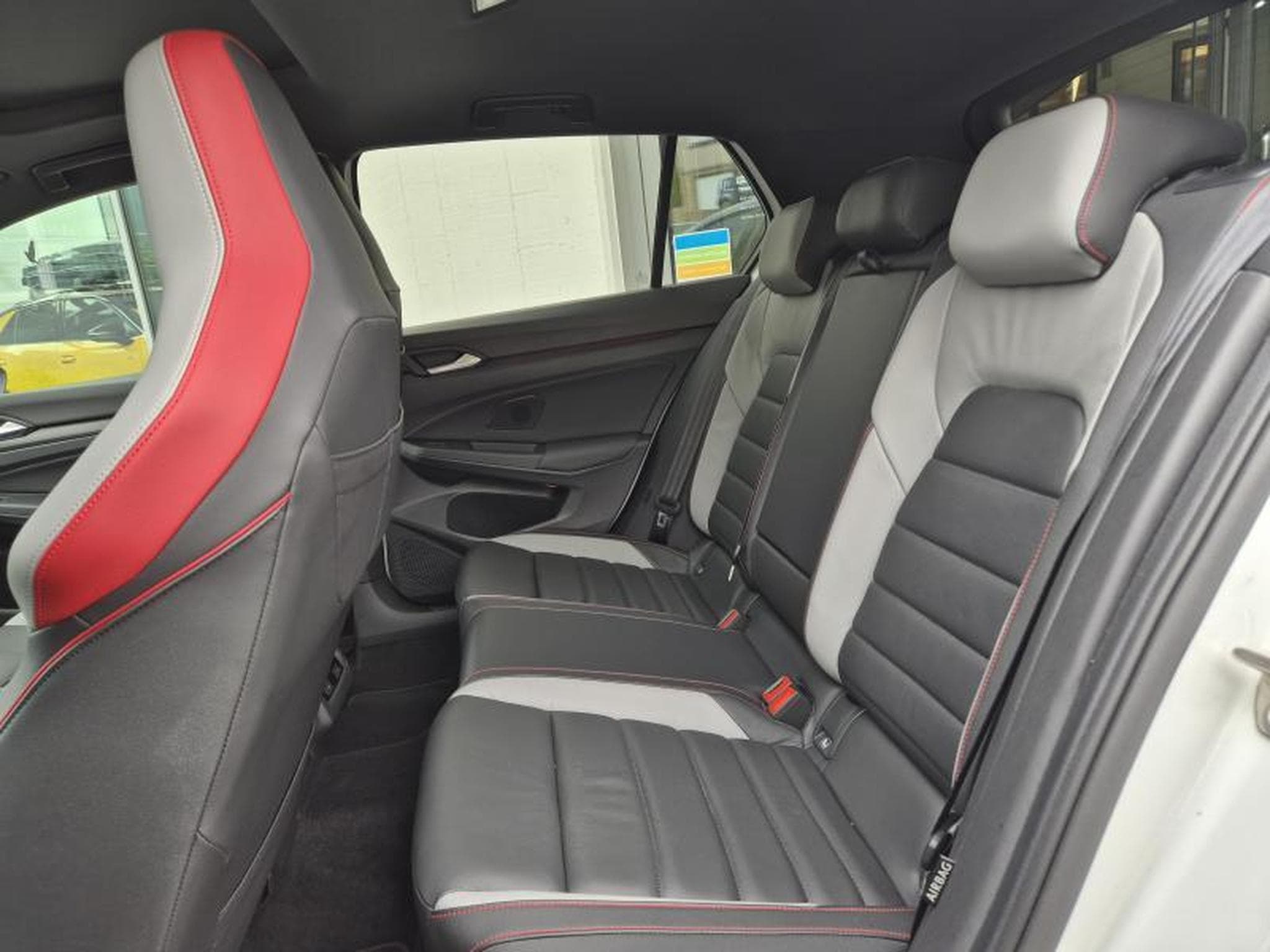 VW Golf VIII GTI Clubsport (2021) - Foto 12