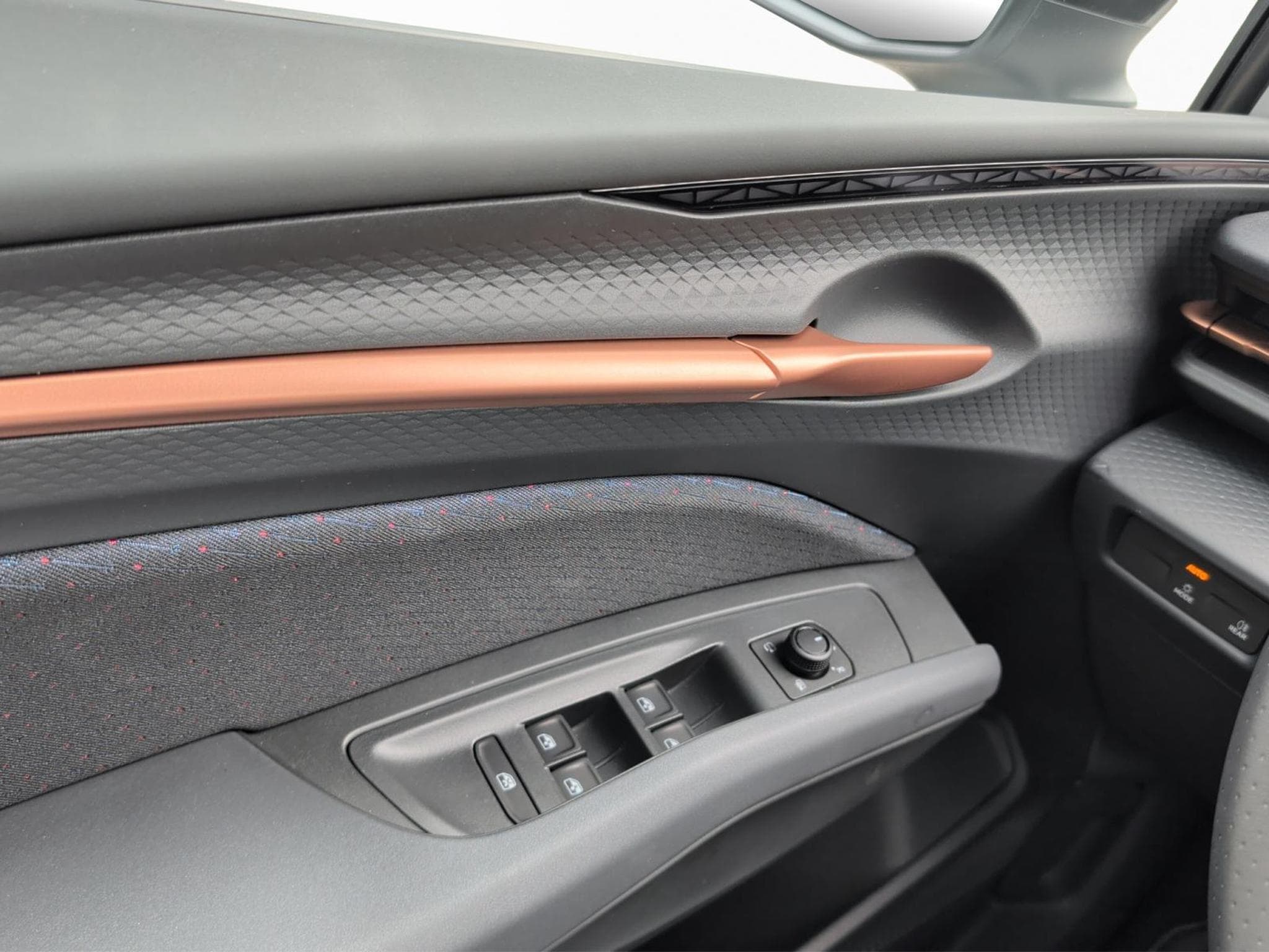 Cupra Raval Endurance (2026) - Photo 18