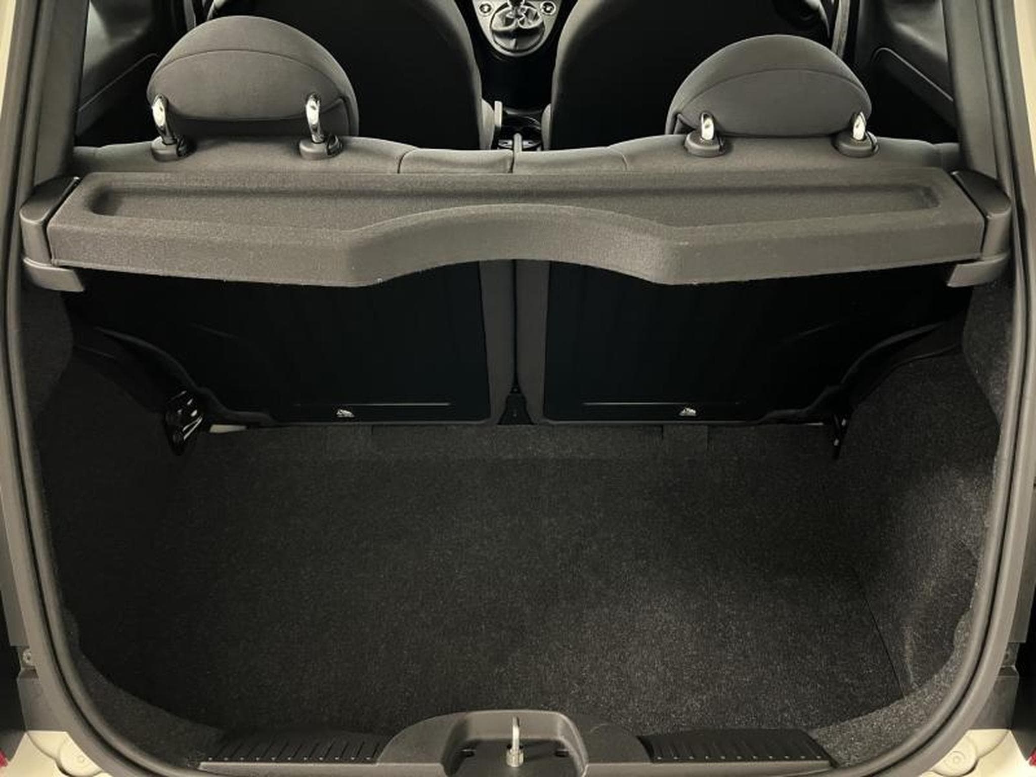 Fiat 500 Hybrid (2023) - Photo 18