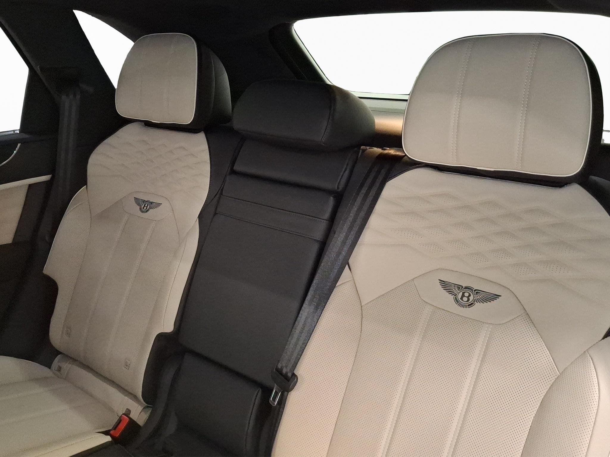 Bentley Bentayga Artenara Edition V8 (2026) - Photo 13