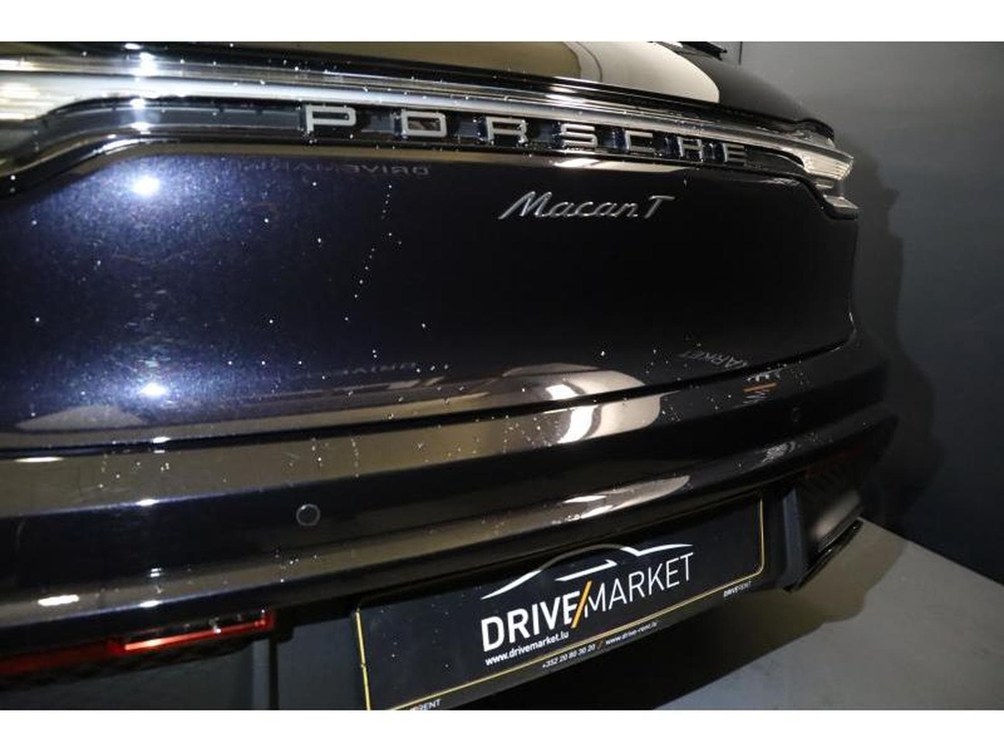 Porsche Macan T (2024) - Photo 21
