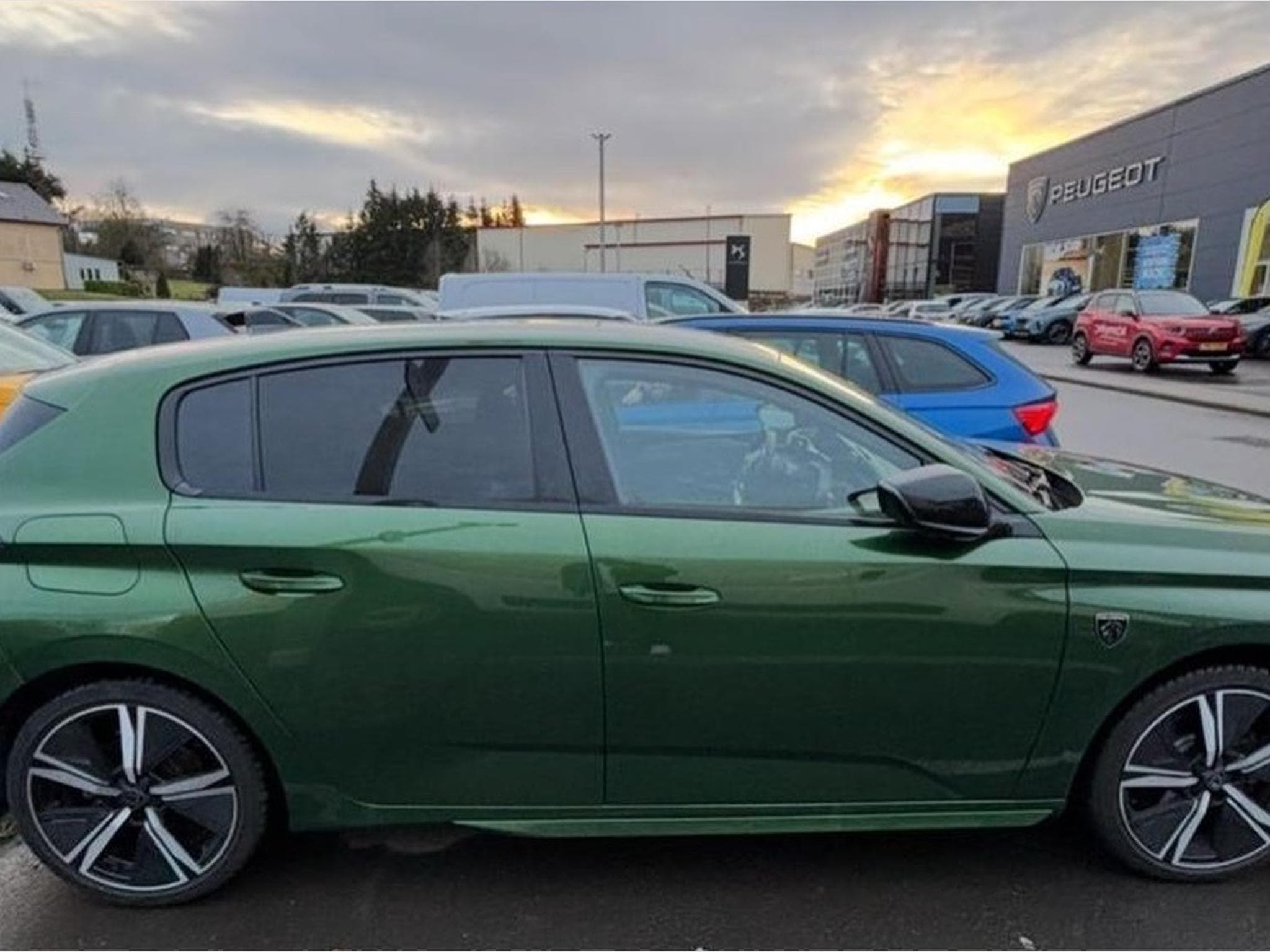 Peugeot 308 GT (2022) - Photo 3