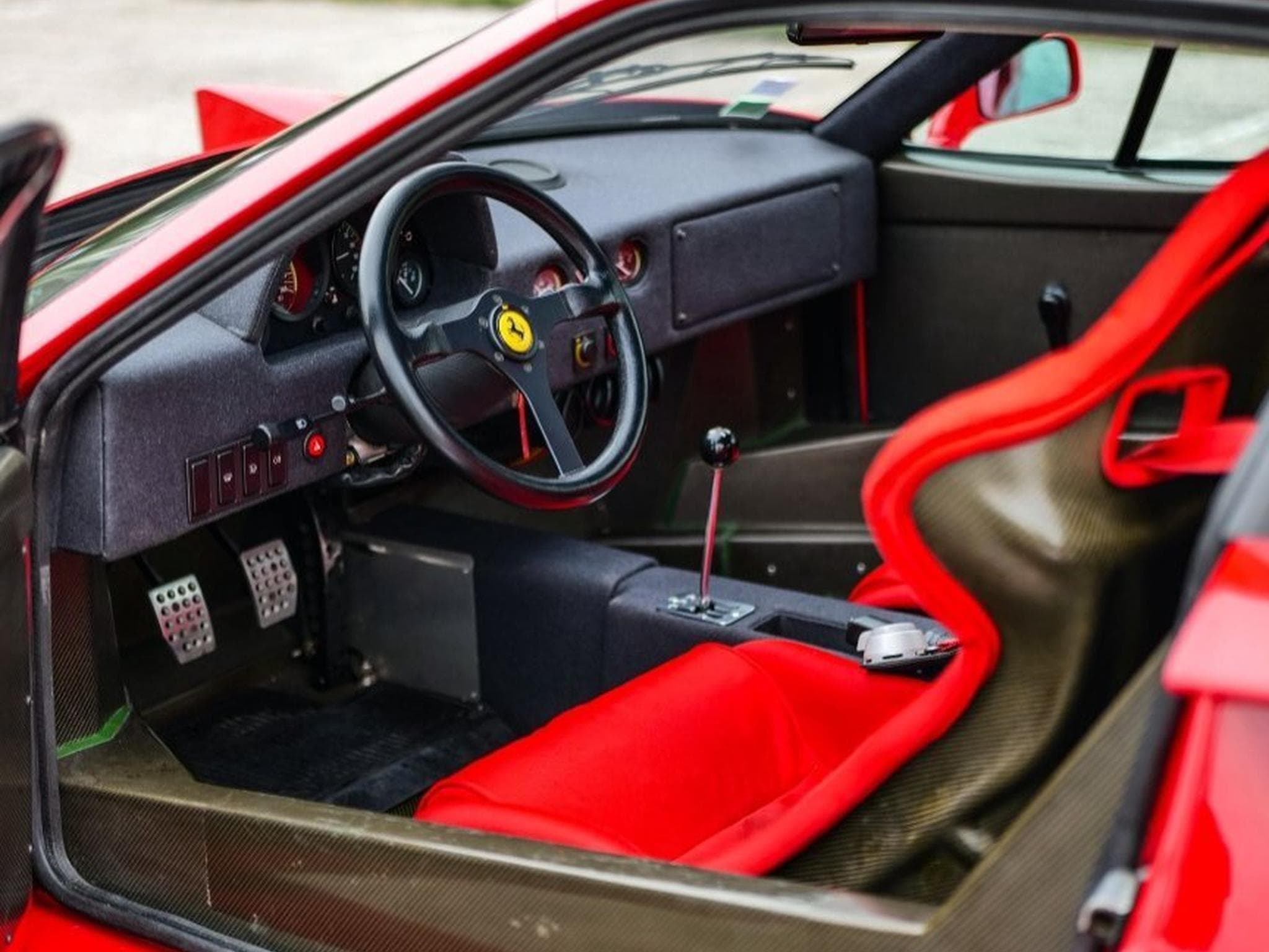 Ferrari F40 (1990) - Photo 2