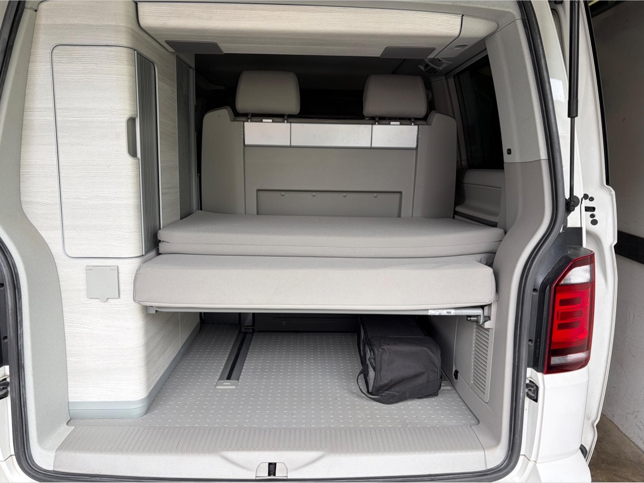 VW T6.1 Cailfornia Ocean (2019) - Foto 11