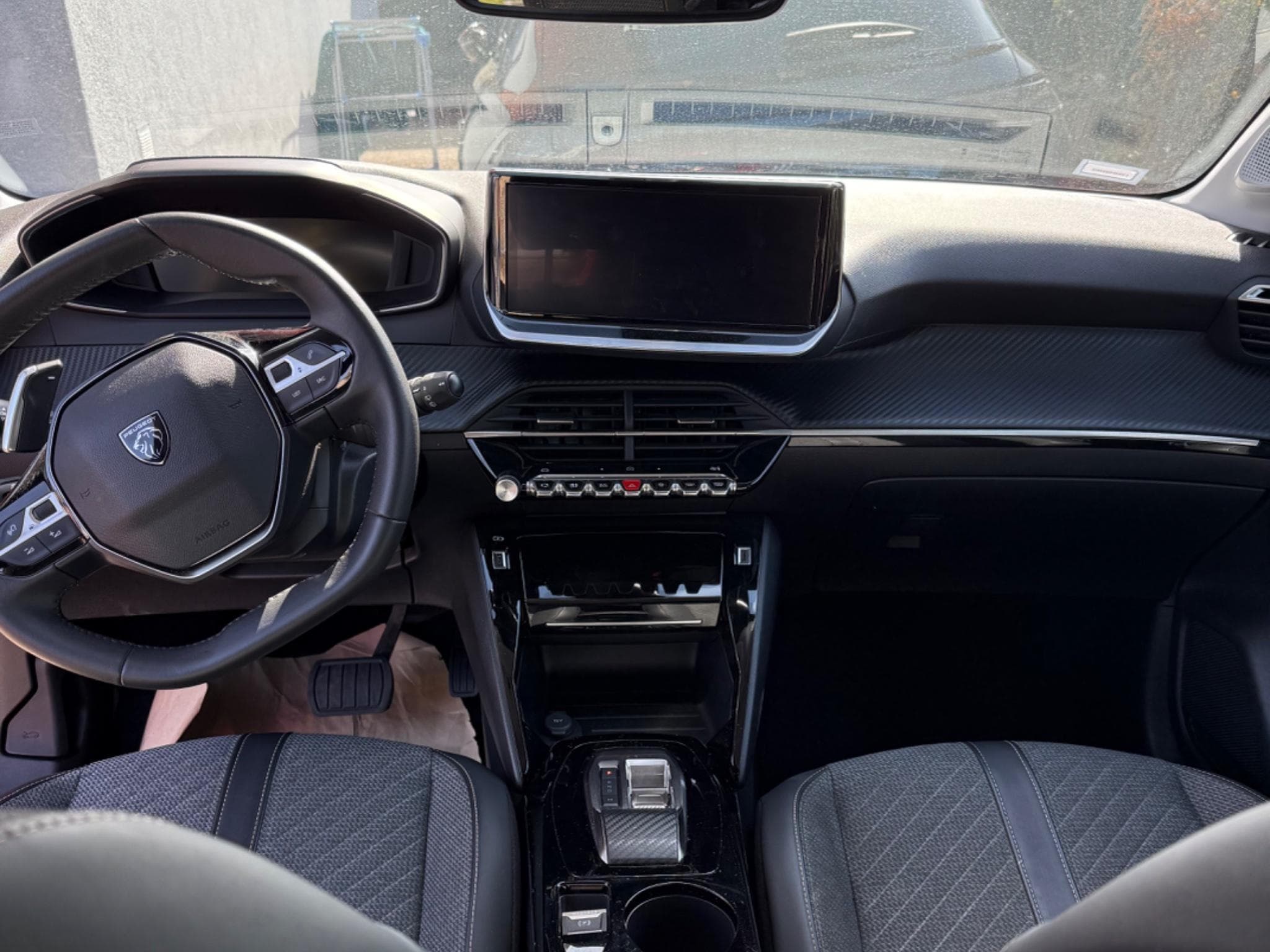 Peugeot 208 MATAUTOLUX (2025) - Photo 9
