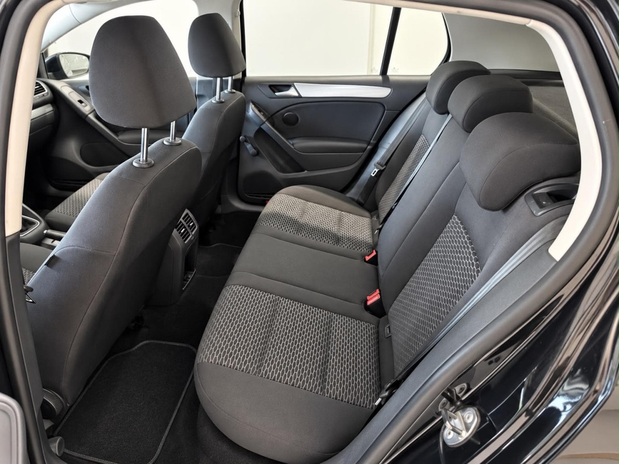 VW Golf 1.6 Tdi 105 BlueMotion (2011) - Photo 6