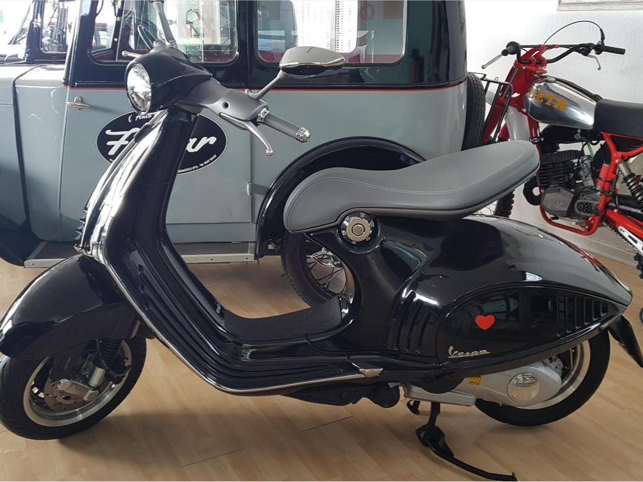 Vespa 946 (2015) - Photo 1