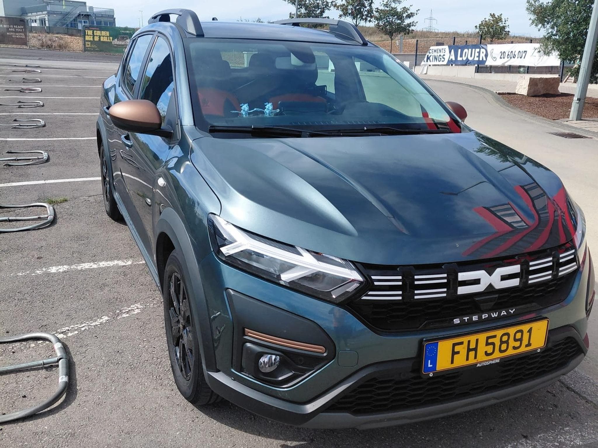 Dacia Sandero Stepway 1.0 TCe Extreme (2023) - Photo 3