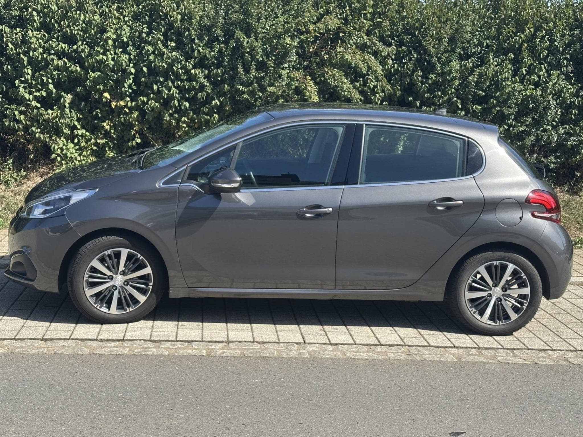 Peugeot 208 1,2 Pure Tech (2019) - Photo 2